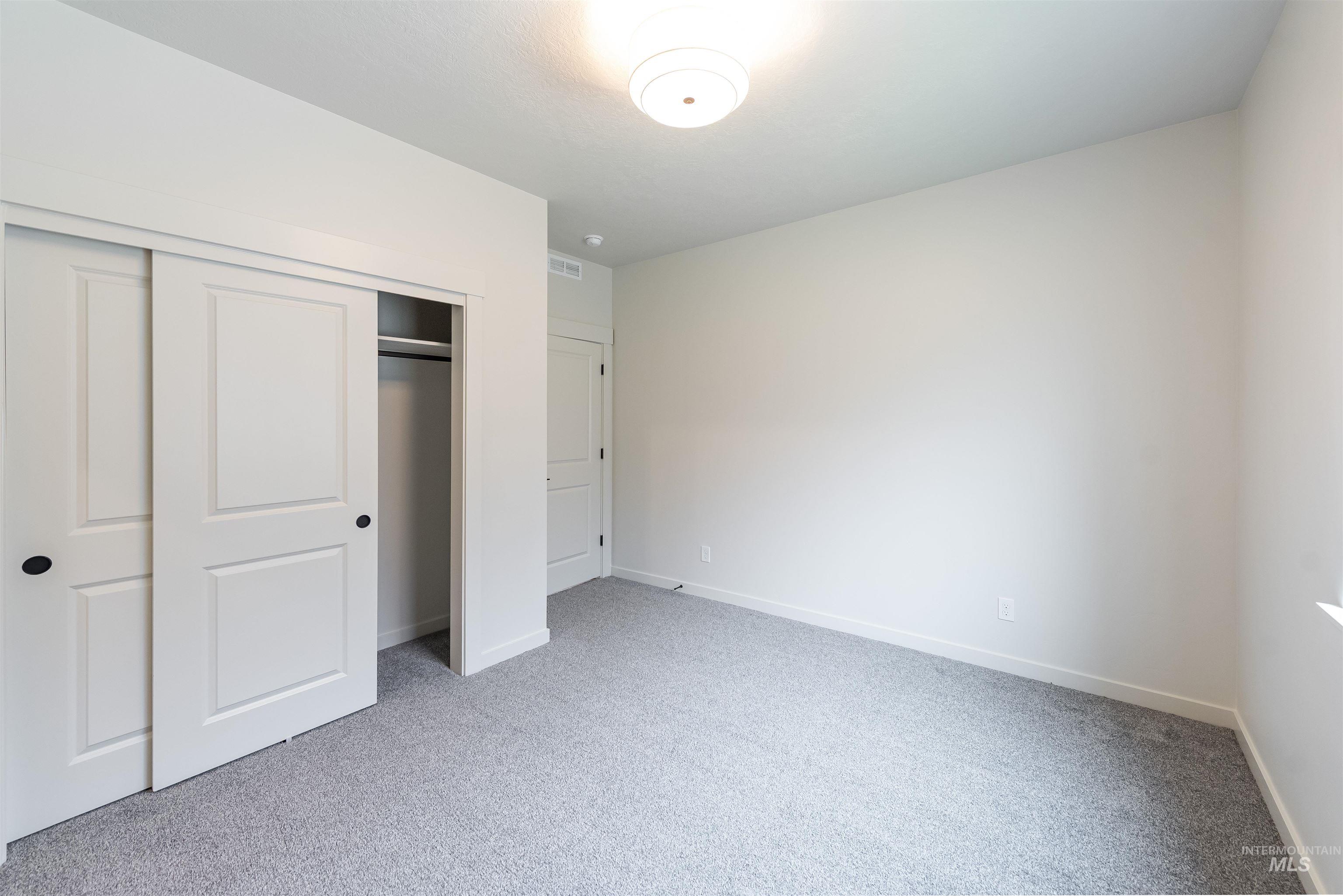 345 E Chevy Dr. Property Photo 17