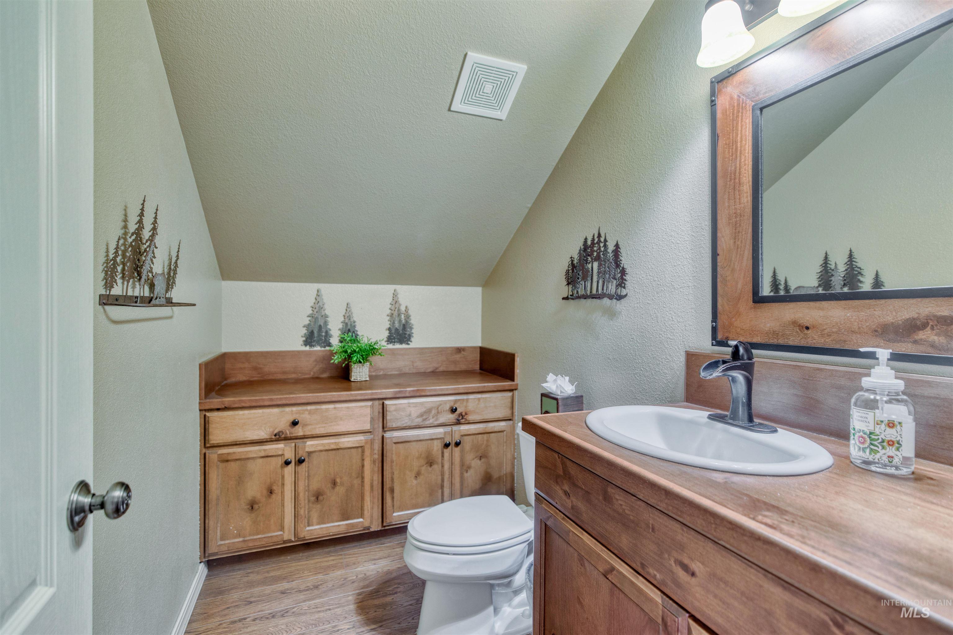 584 W Welch Property Photo 33