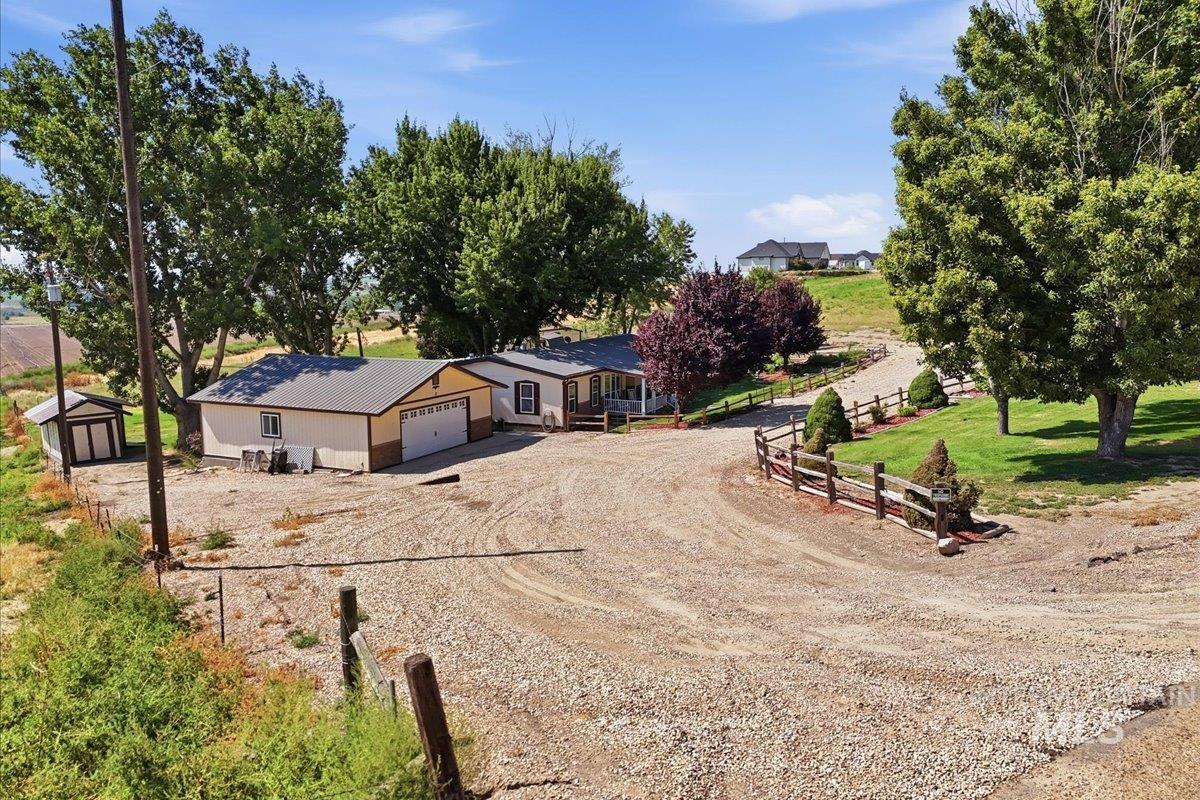 23519 Wamstad Rd Property Photo 5