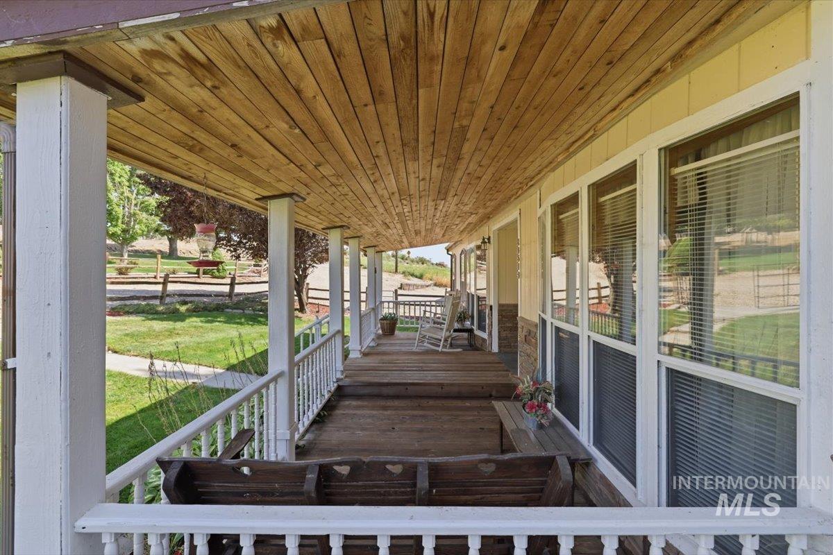 23519 Wamstad Rd Property Photo 6