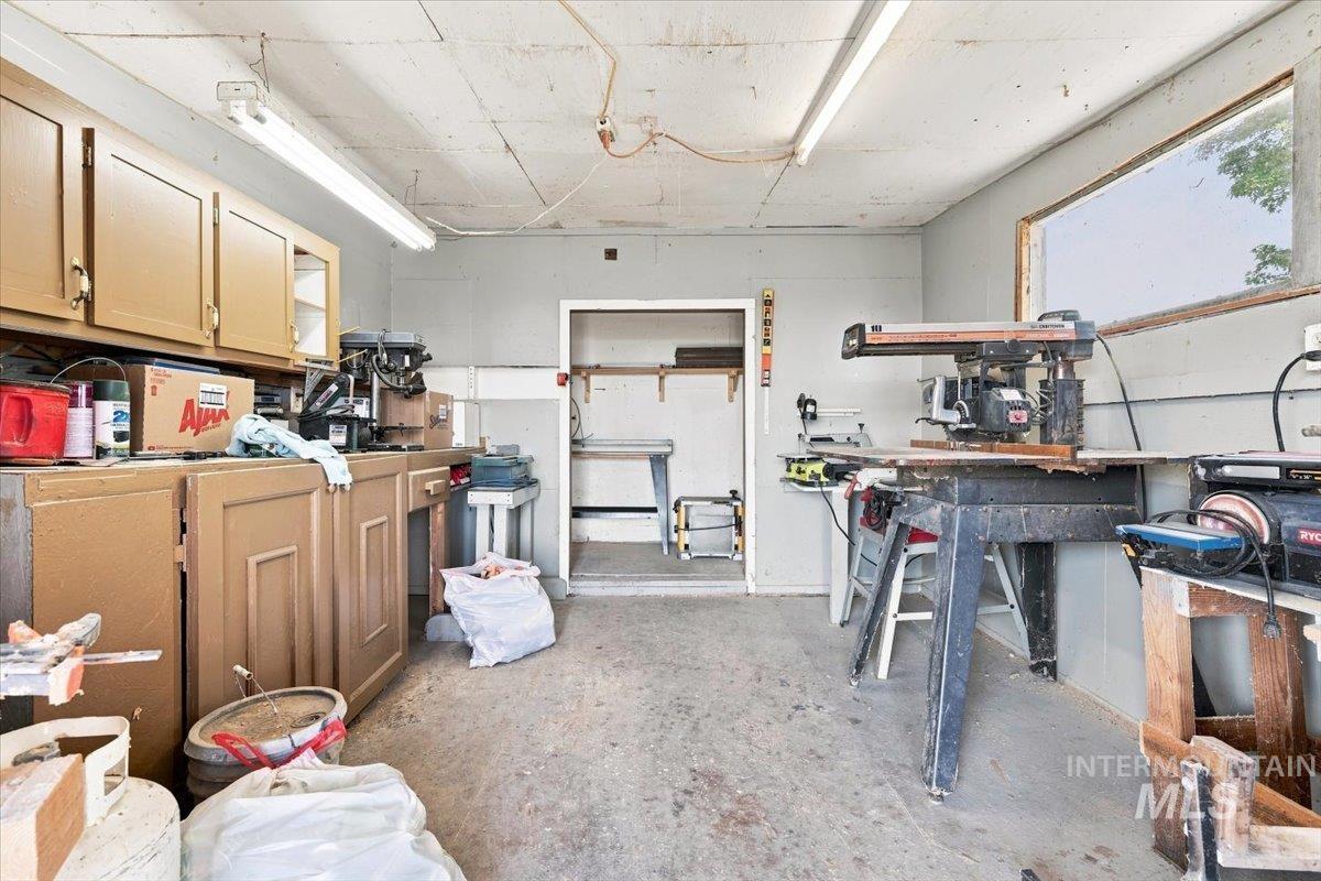 23519 Wamstad Rd Property Photo 33