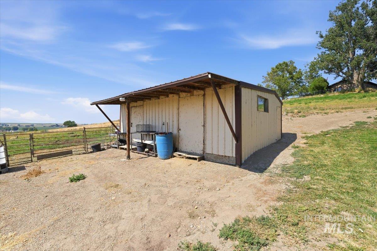 23519 Wamstad Rd Property Photo 40