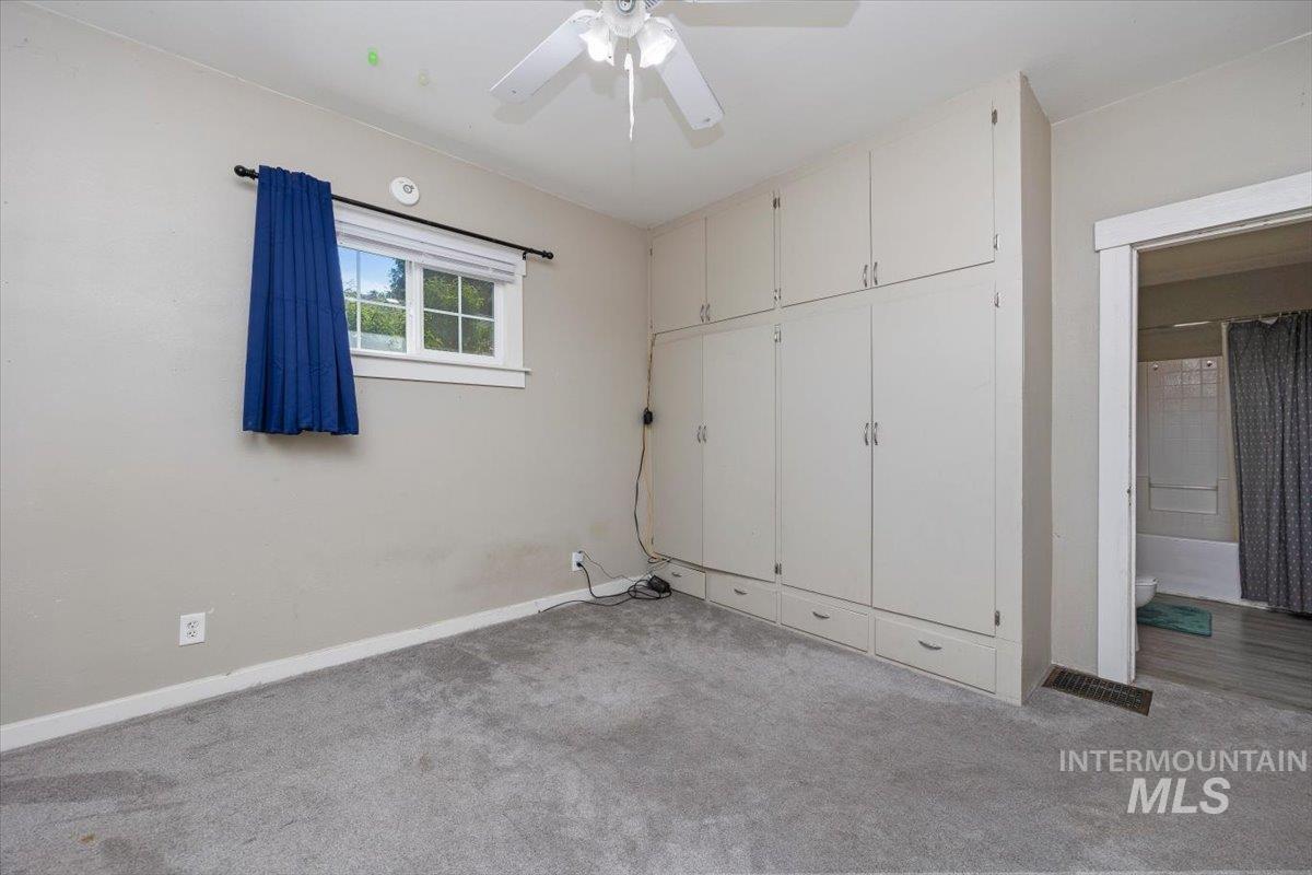 1216 10th Ave E Property Photo 18