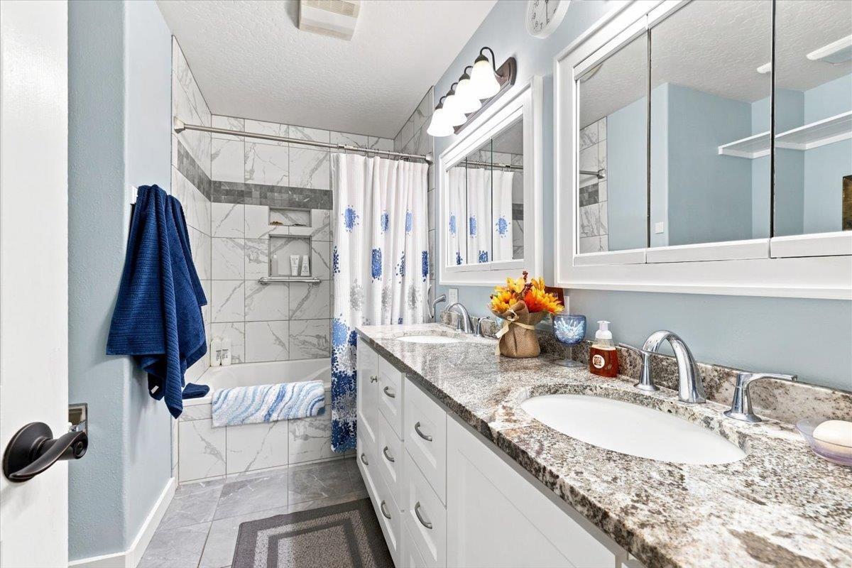 2336 Lower Pond Lane Property Photo 16