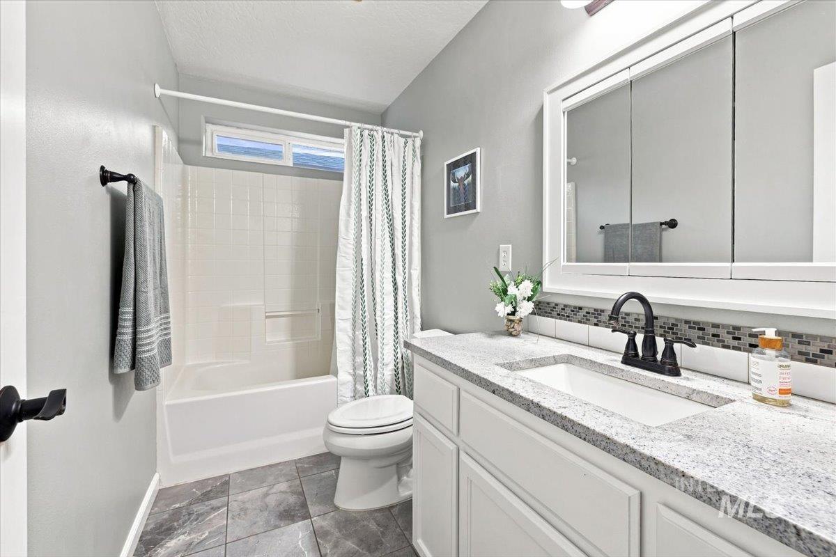 2336 Lower Pond Lane Property Photo 22