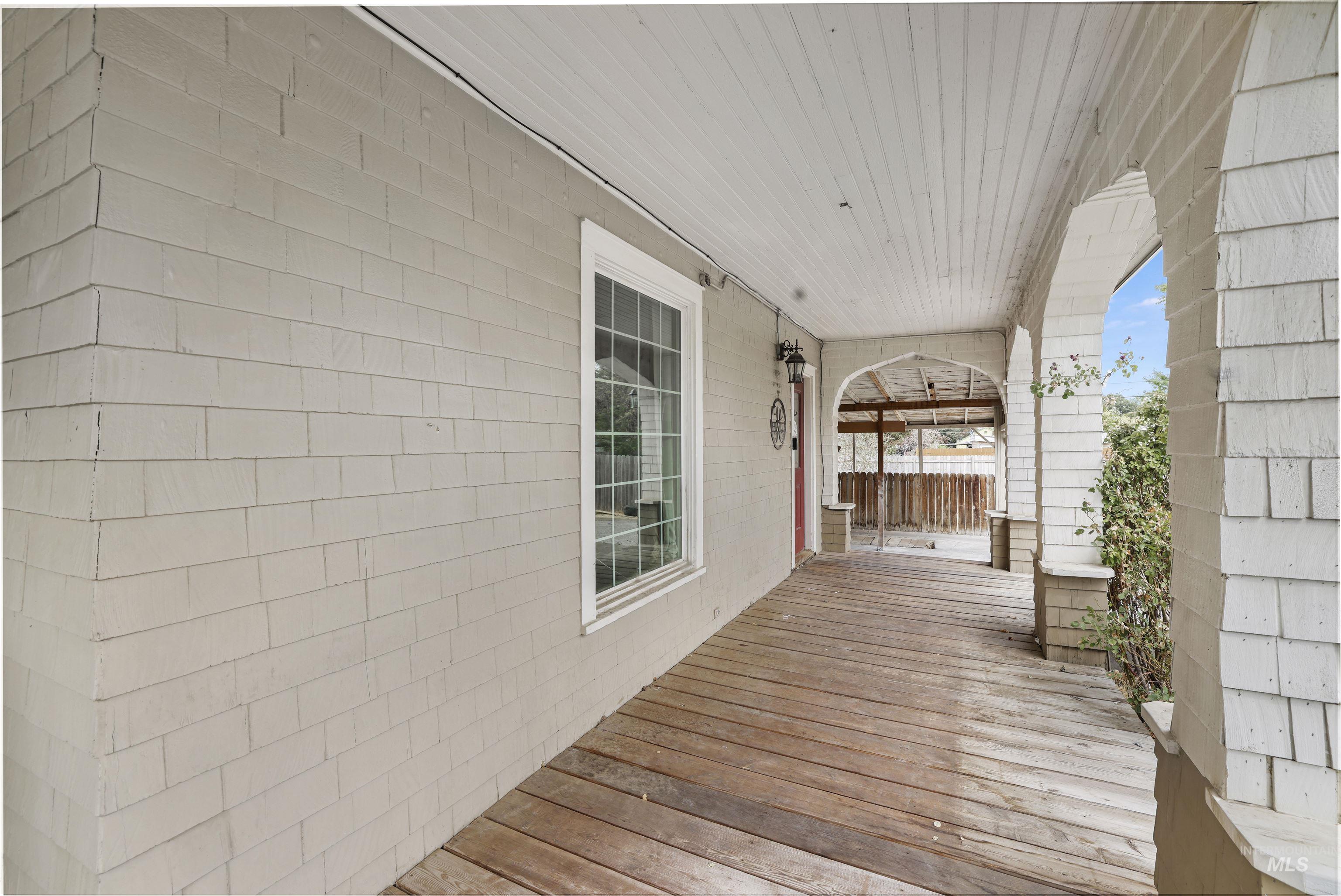 204 Harrison Street Property Photo 4