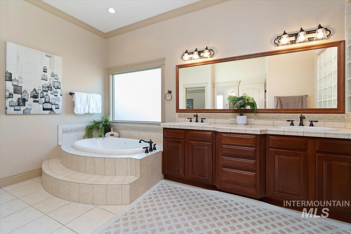 3889 S Lamone Way Property Photo 22