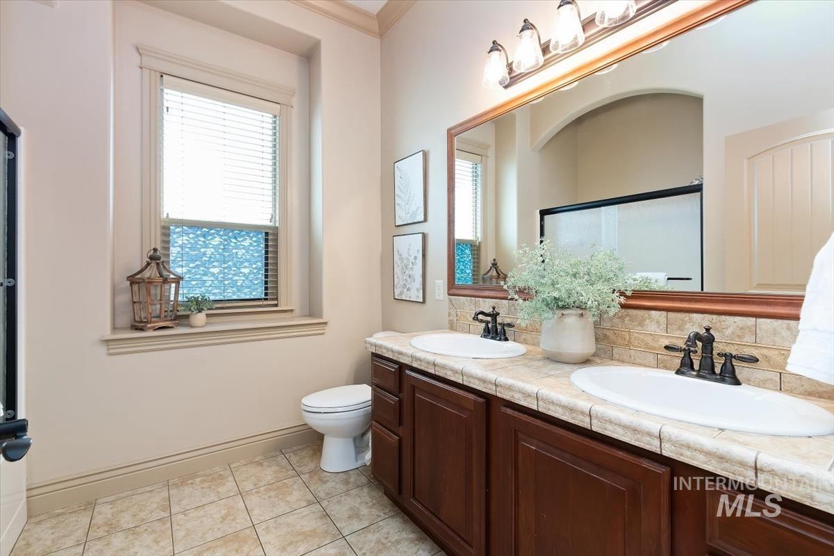 3889 S Lamone Way Property Photo 26