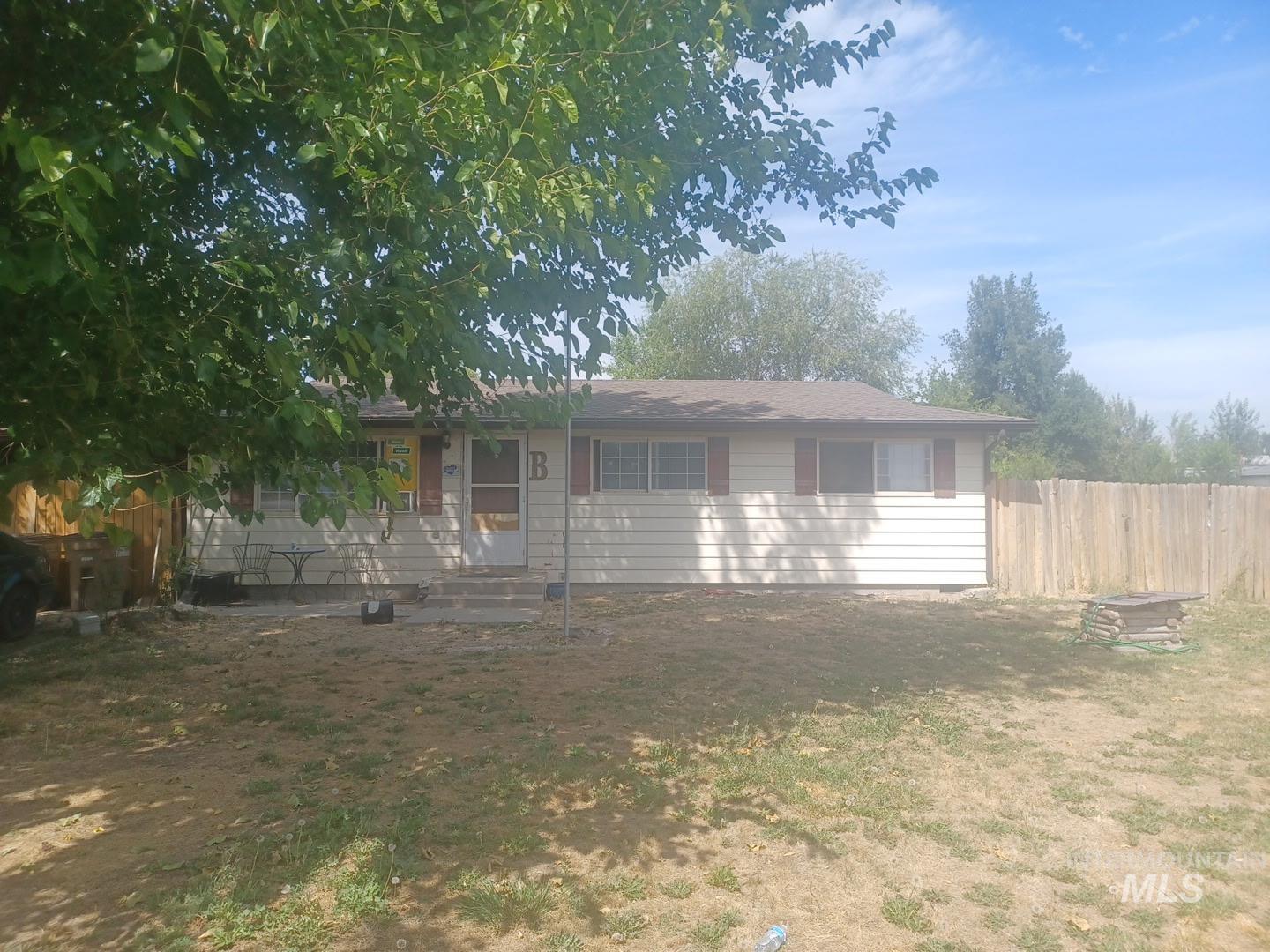 1214 W Highway 52 Property Photo 1