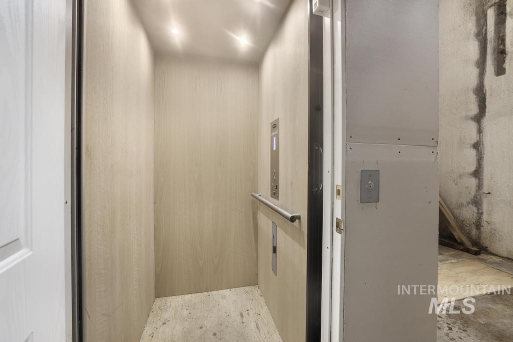 2348 E 2050 N Property Photo 27