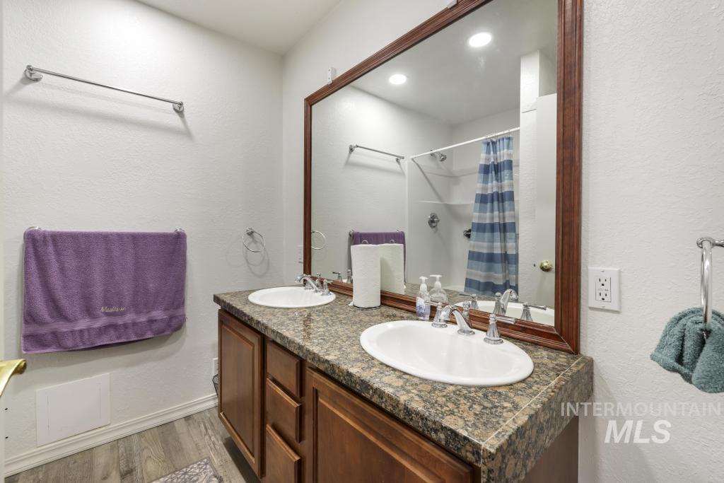2348 E 2050 N Property Photo 18