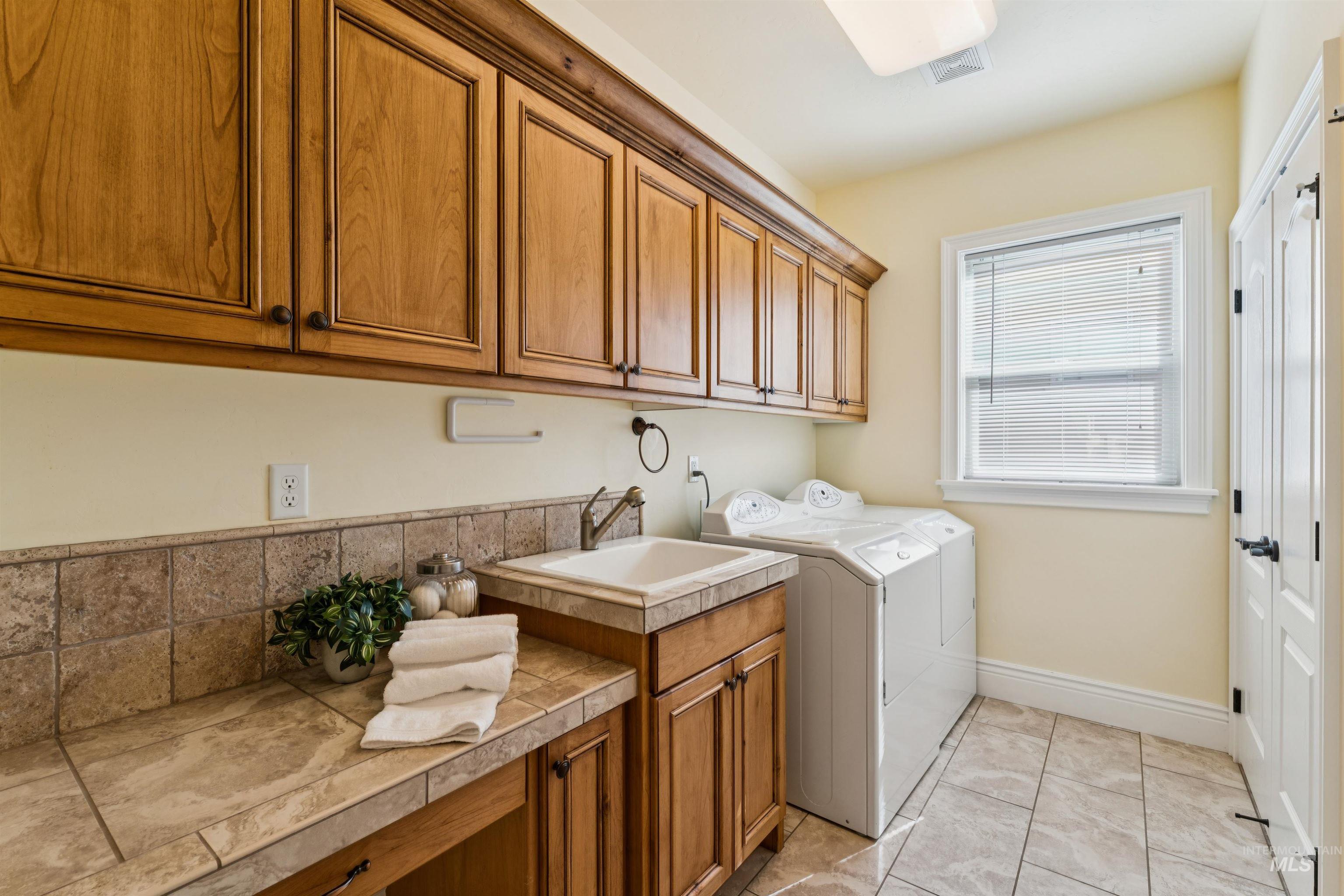1614 W Par Ct Property Photo 33