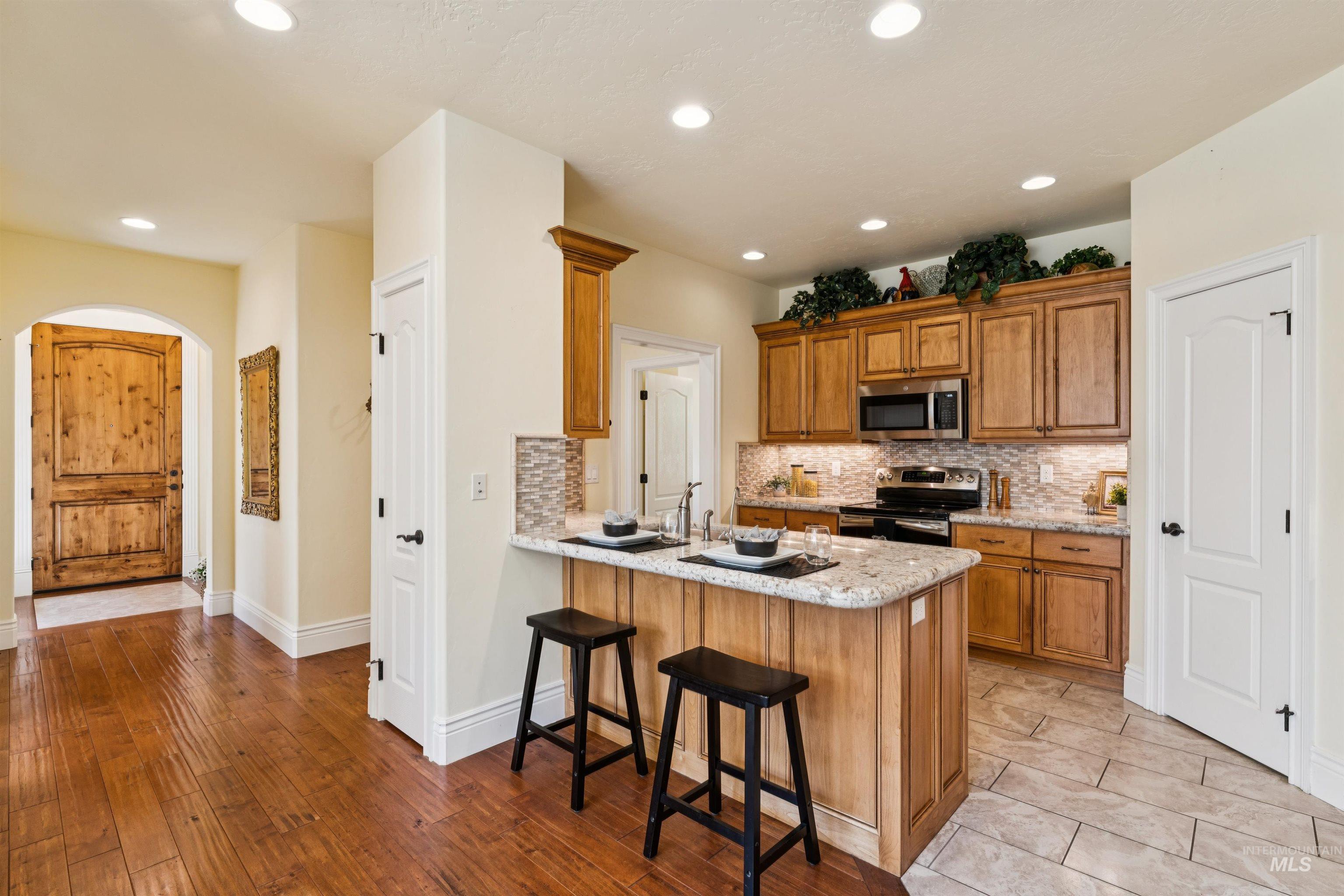 1614 W Par Ct Property Photo 3
