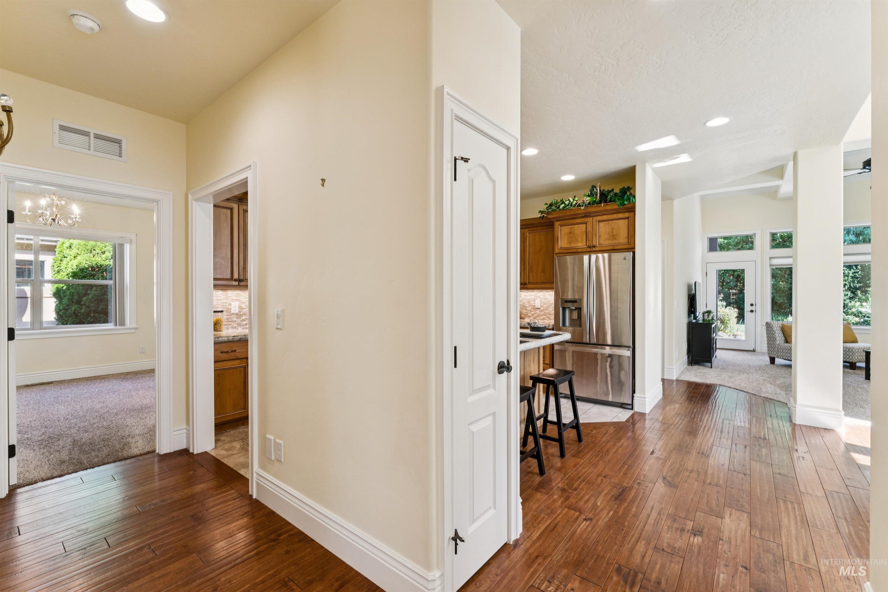 1614 W Par Ct Property Photo 24