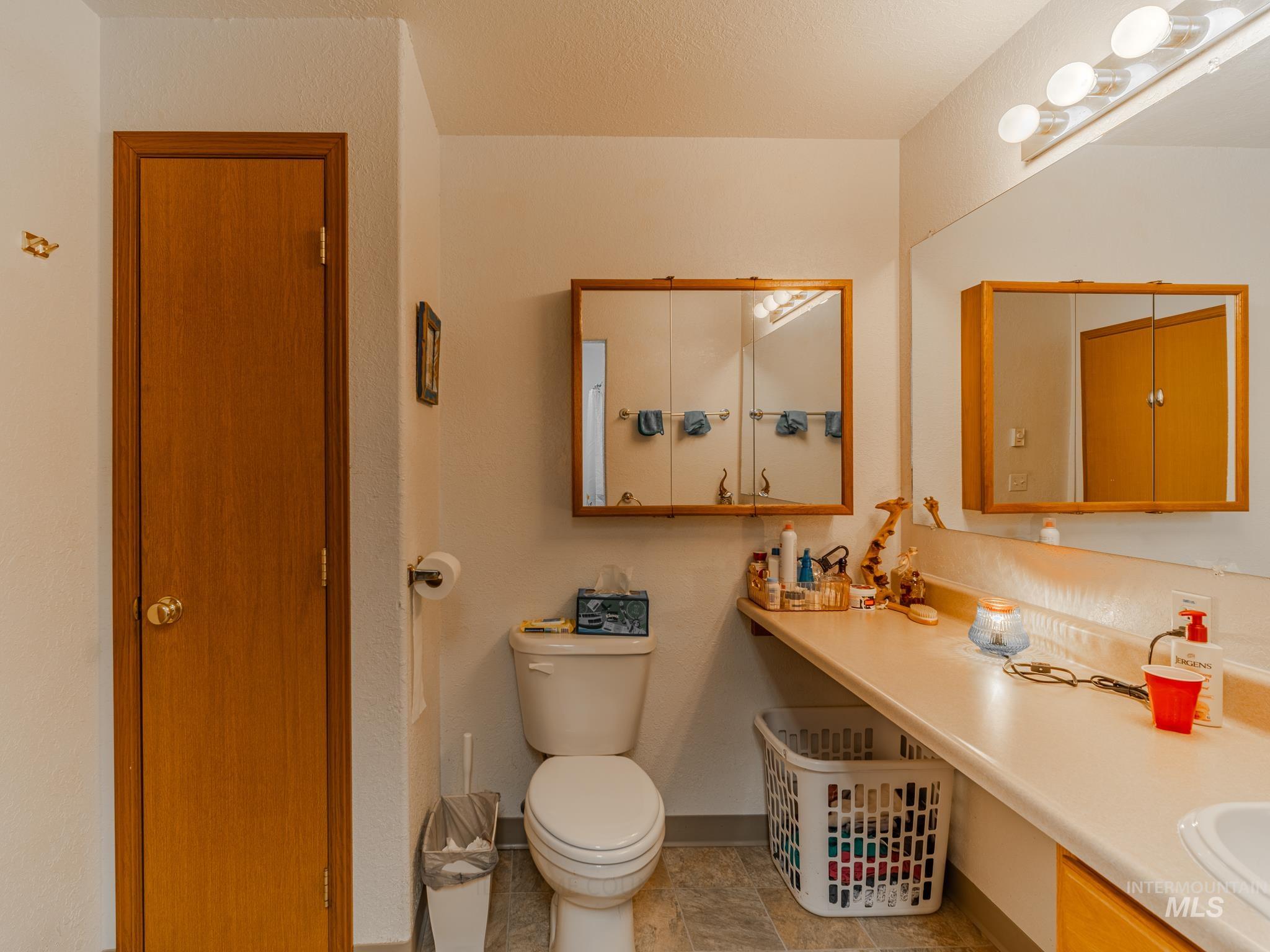 410 W South St Property Photo 18