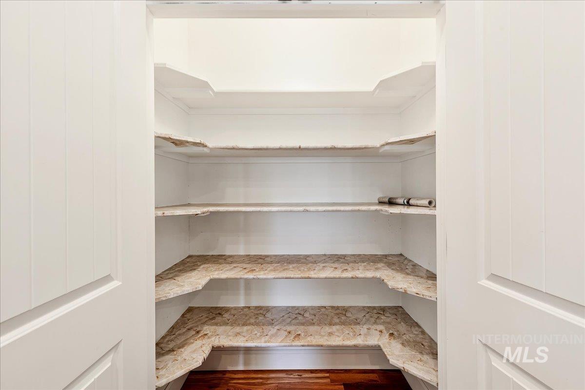 1210 W Cobblefield Property Photo 8