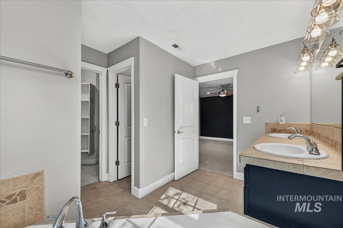 1210 W Cobblefield Property Photo 16