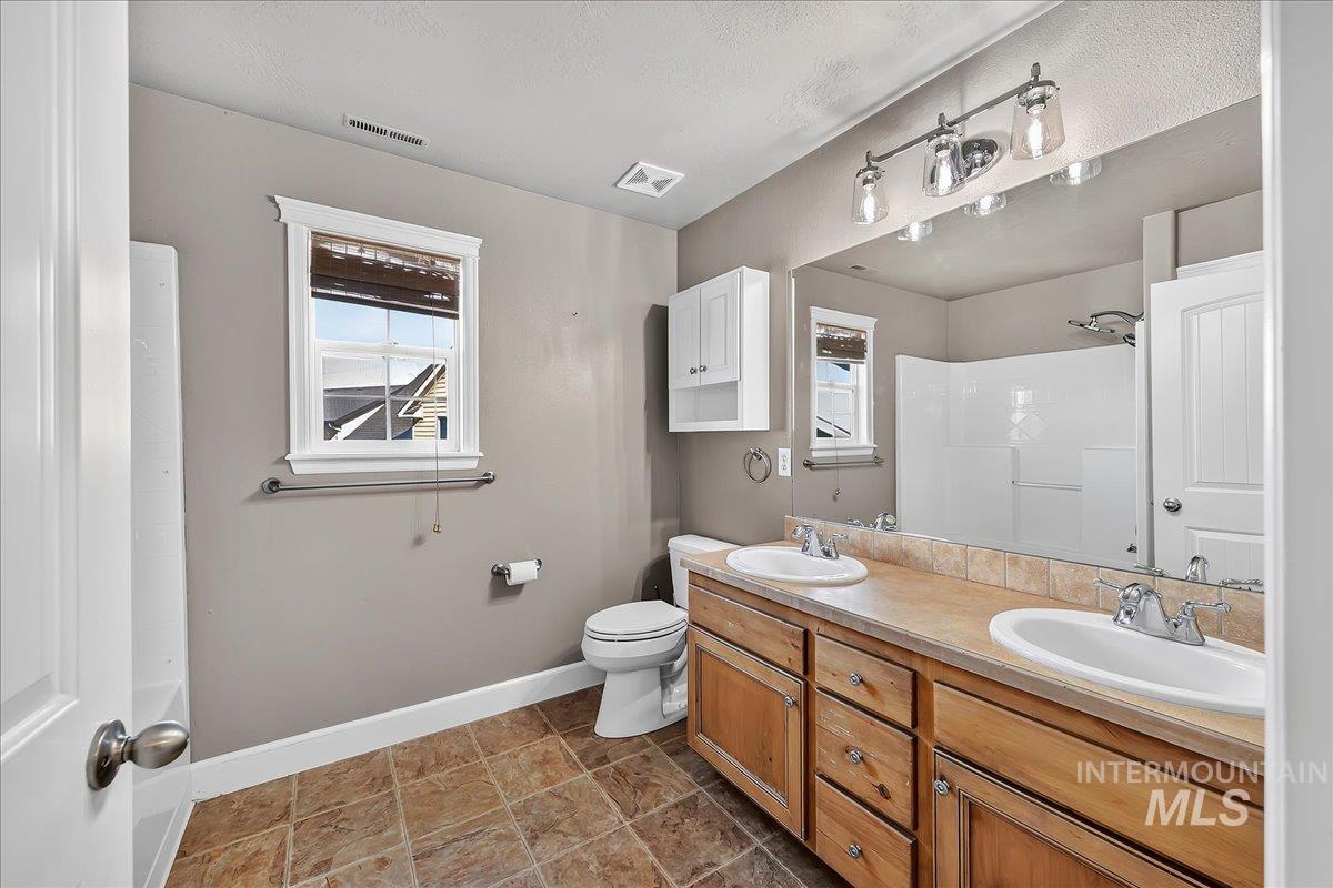 1210 W Cobblefield Property Photo 20