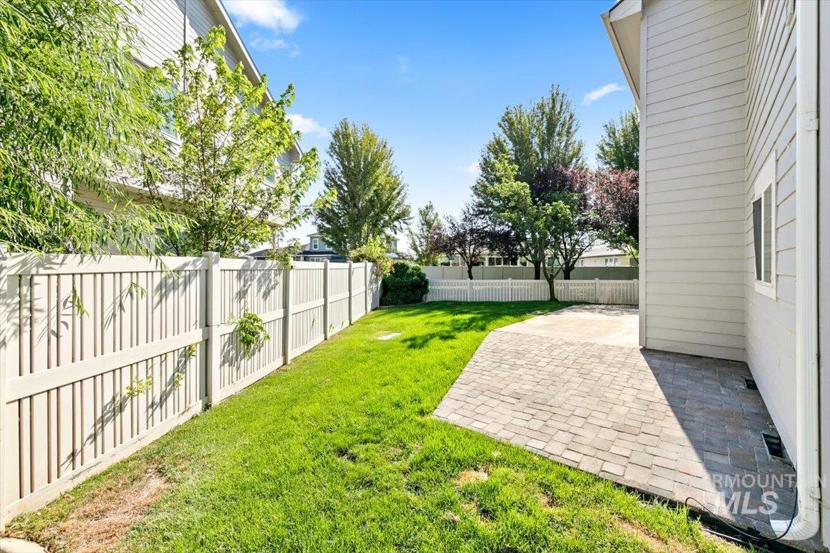 1210 W Cobblefield Property Photo 32
