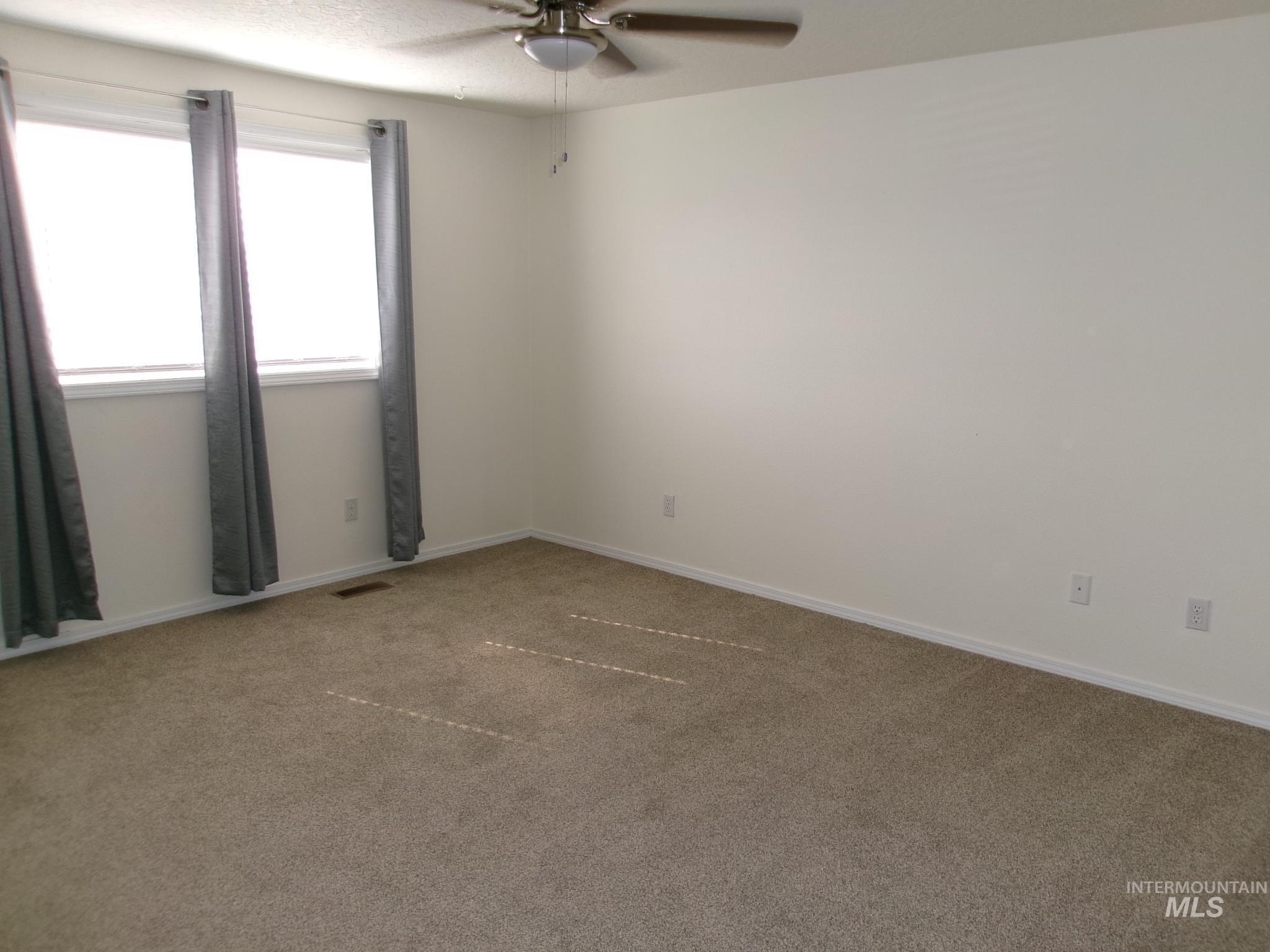 2807 Laurel Way Property Photo 9
