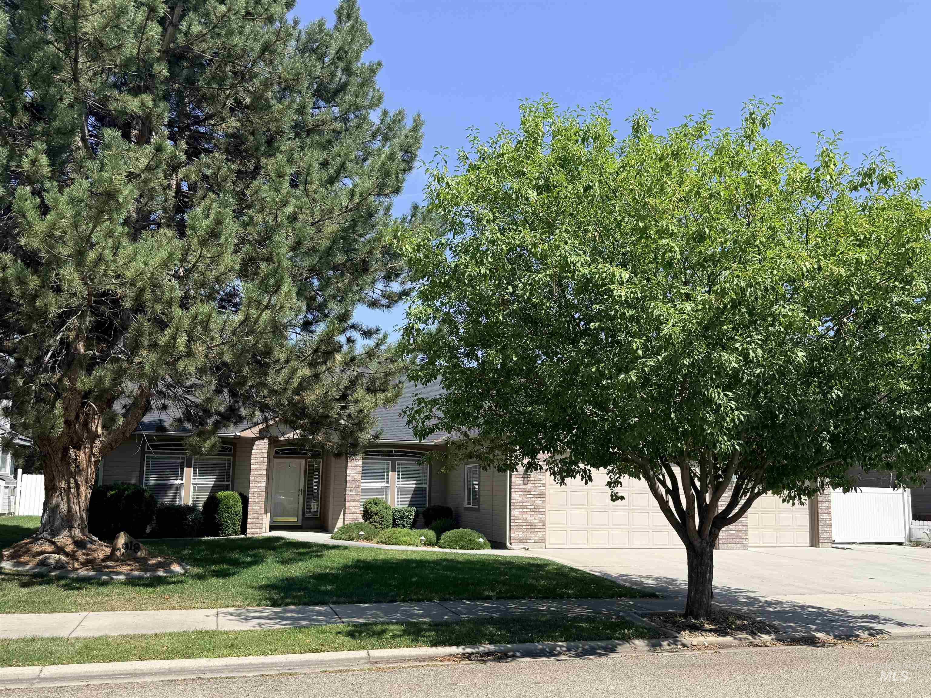 2918 E Green Canyon Dr