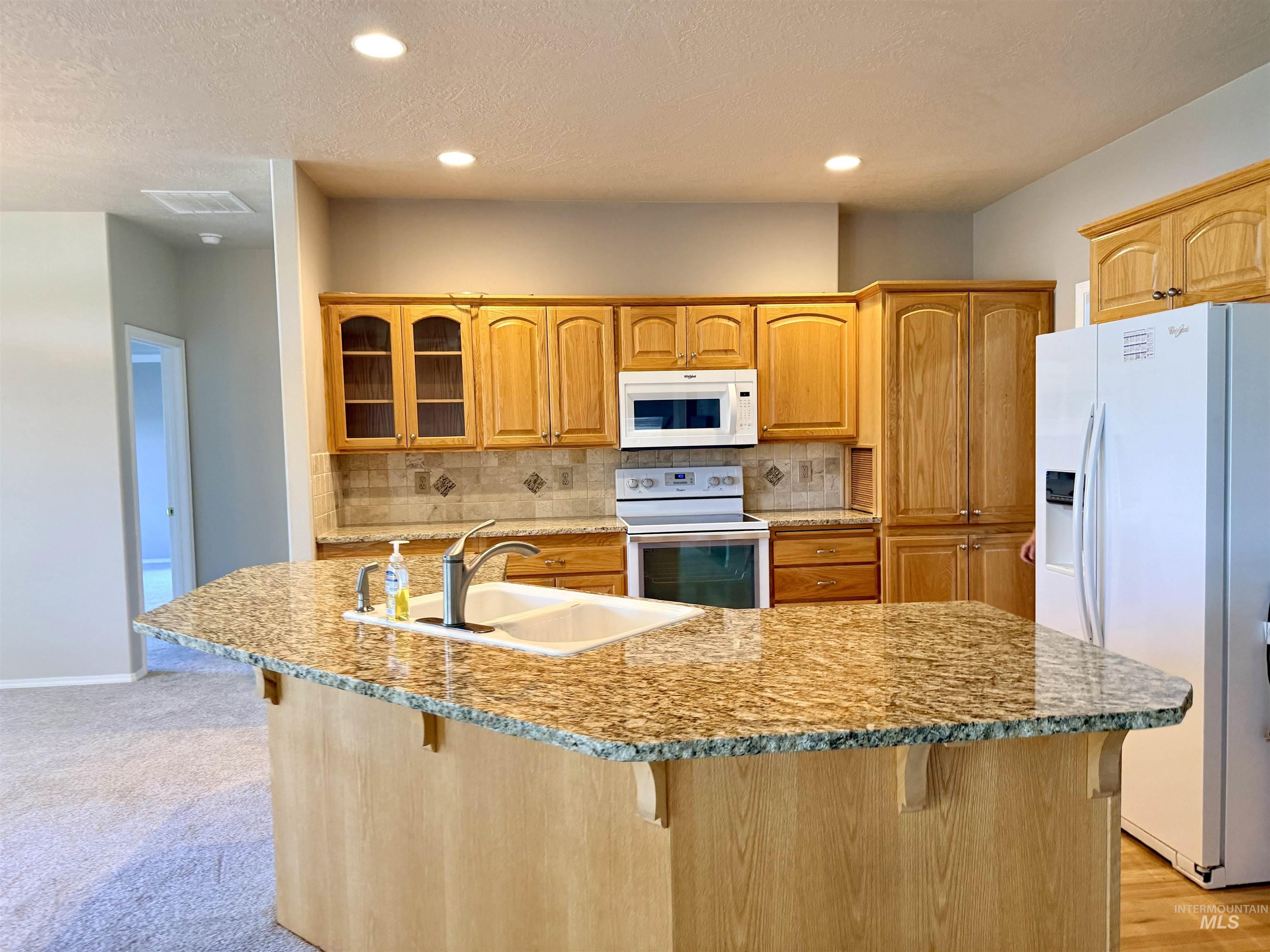 2918 E Green Canyon Dr Property Photo 9