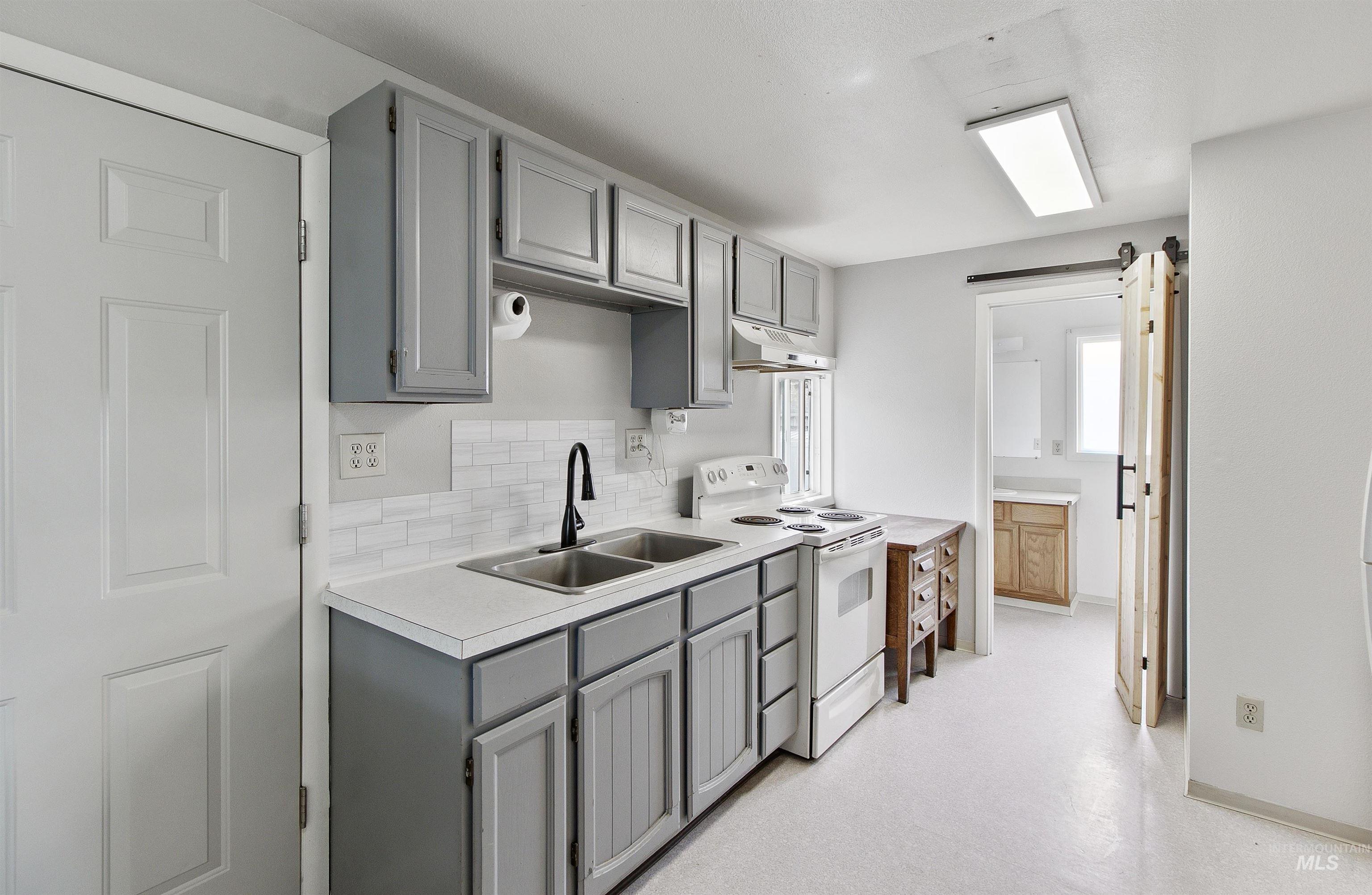 1232 &1232 1/2 Grelle Ave Property Photo 10