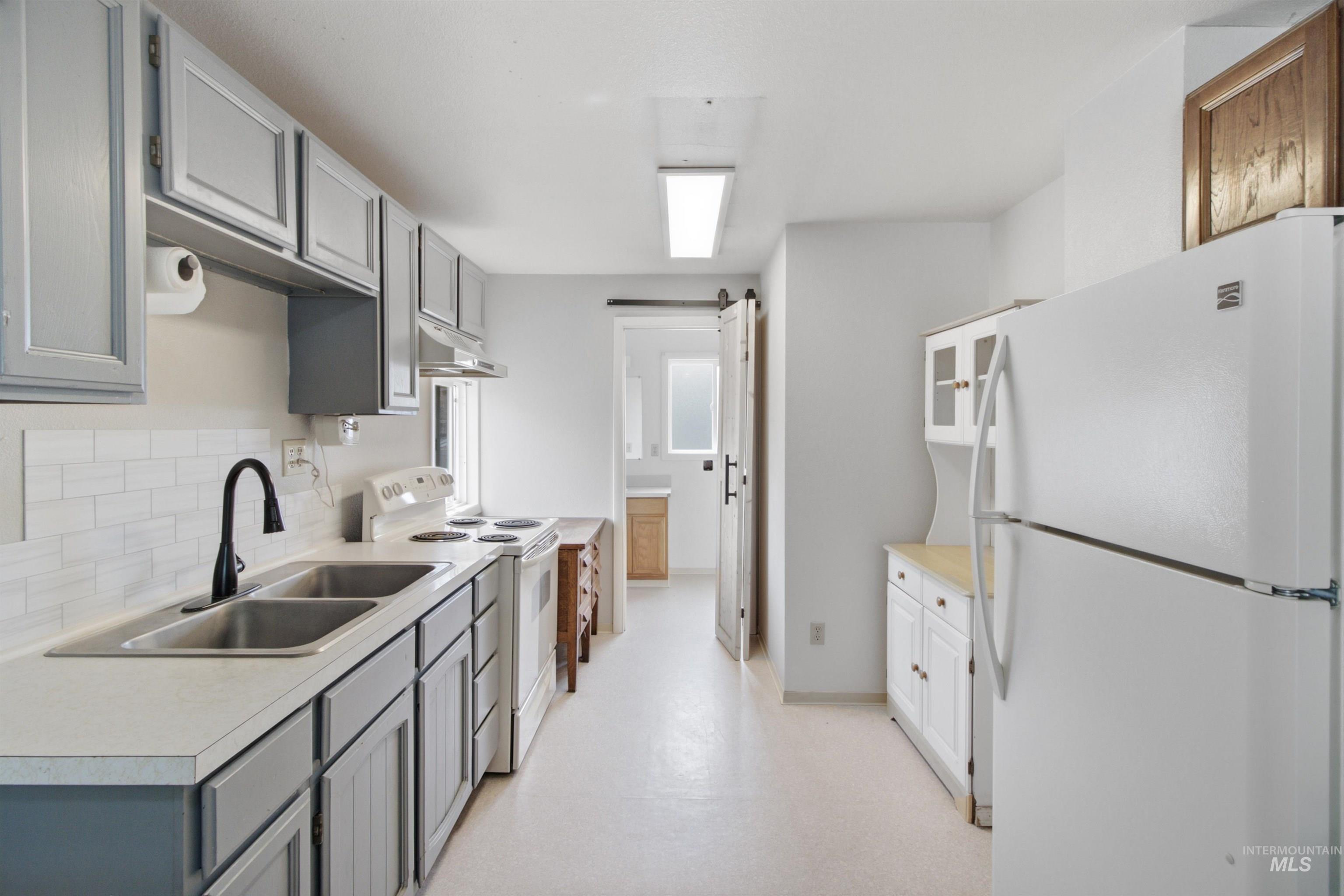 1232 &1232 1/2 Grelle Ave Property Photo 11