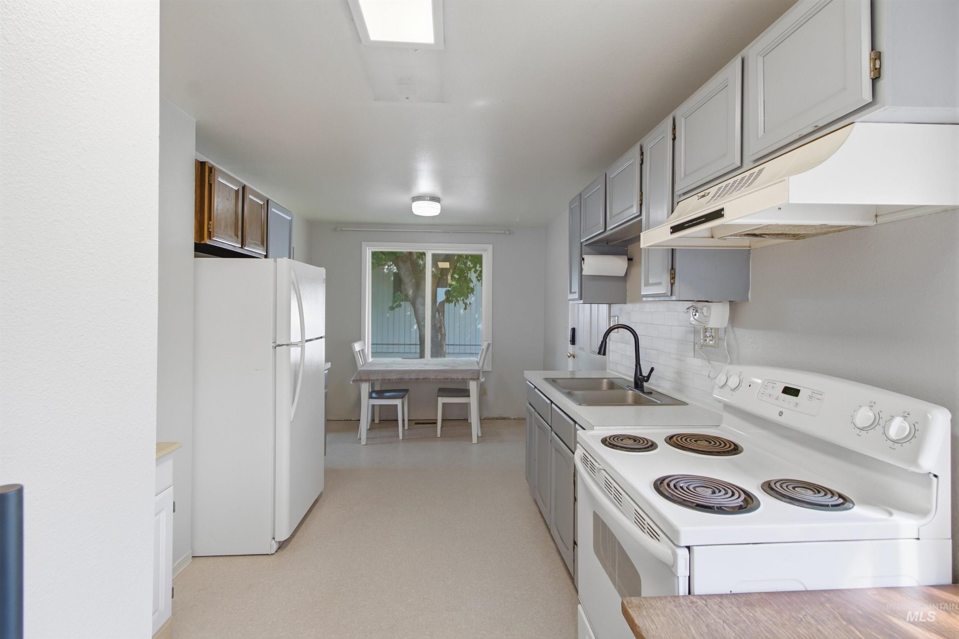 1232 &1232 1/2 Grelle Ave Property Photo 12