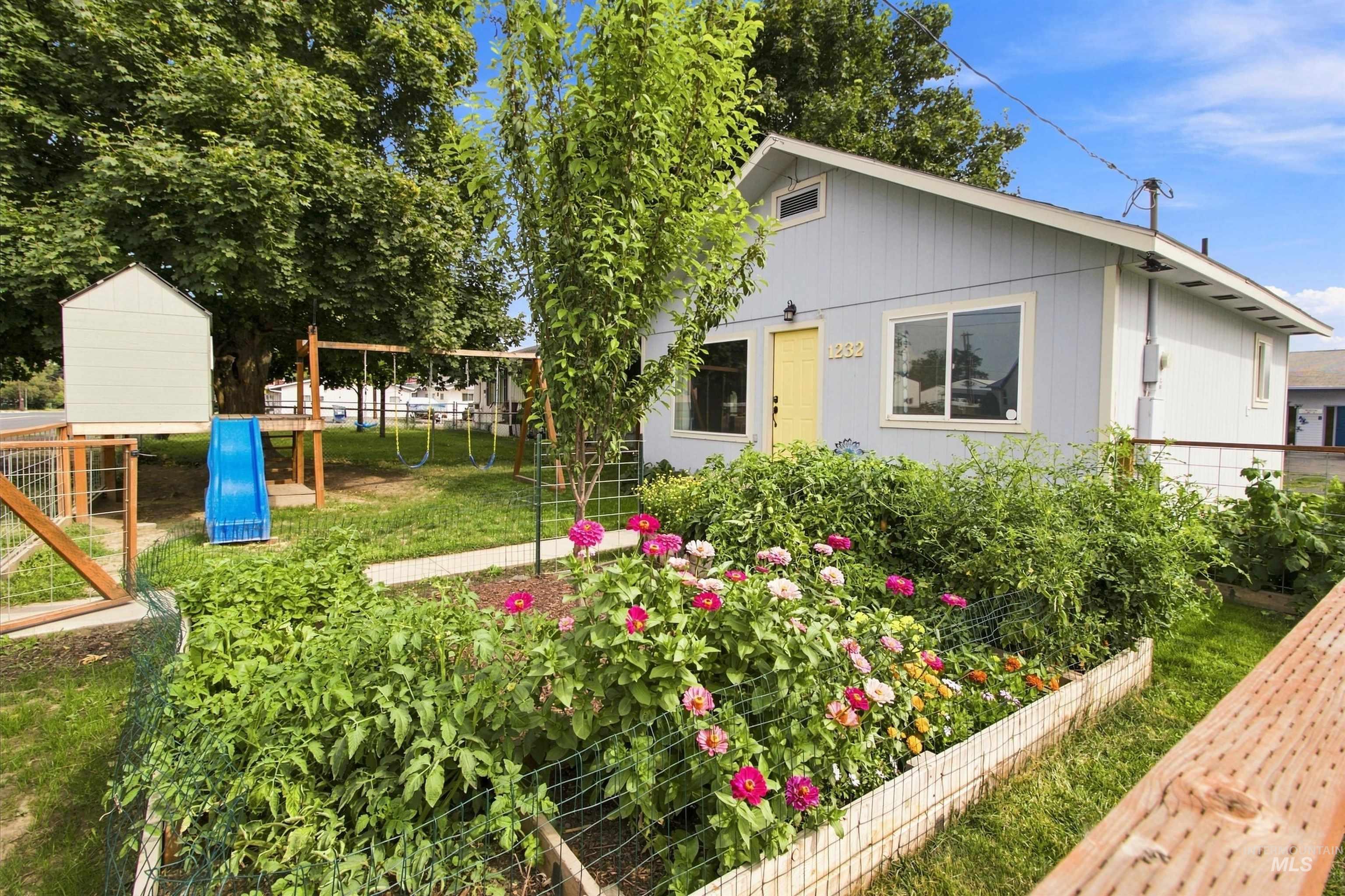 1232 &1232 1/2 Grelle Ave Property Photo 17