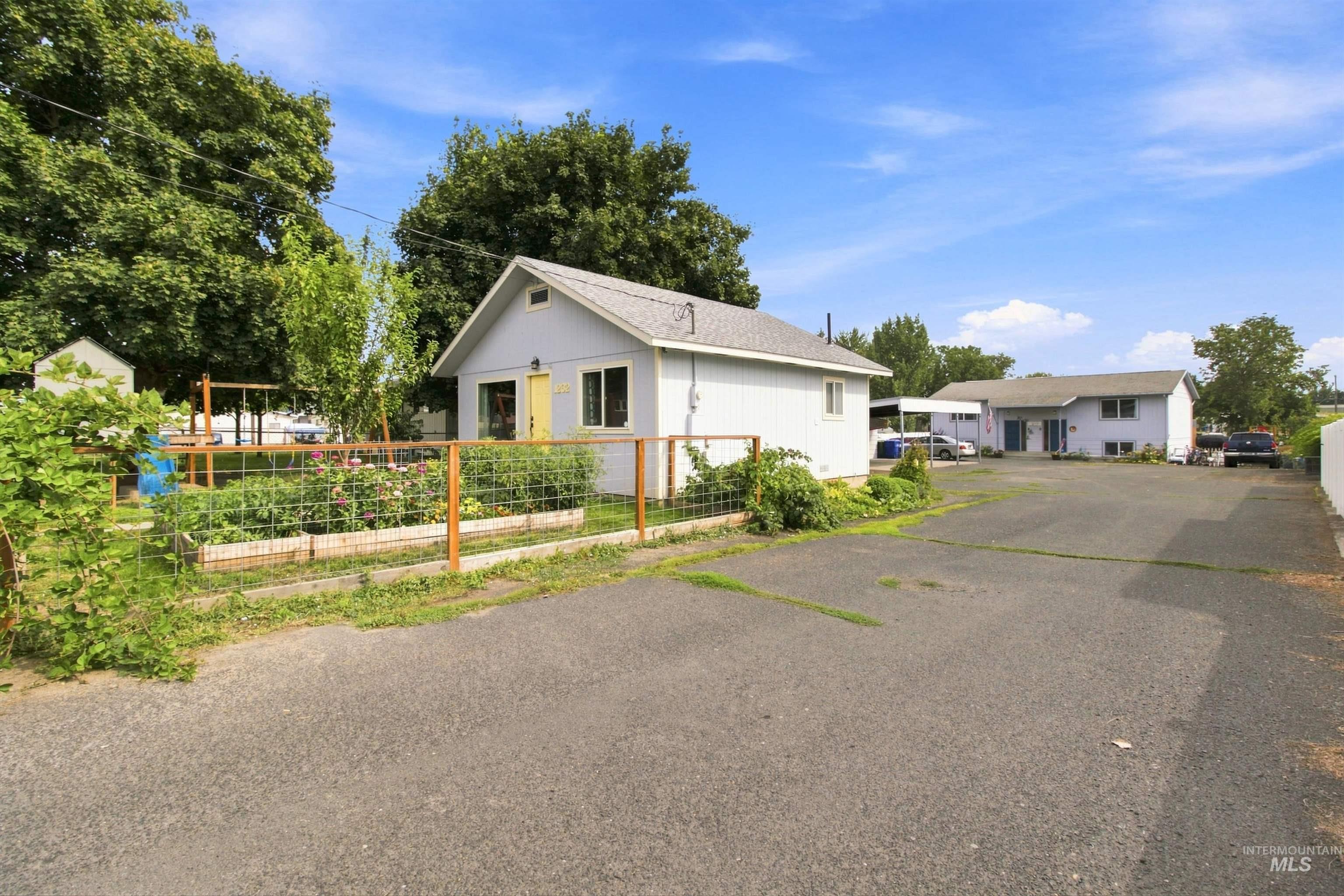 1232 & 1232 1/2 Grelle Ave. Property Photo 22