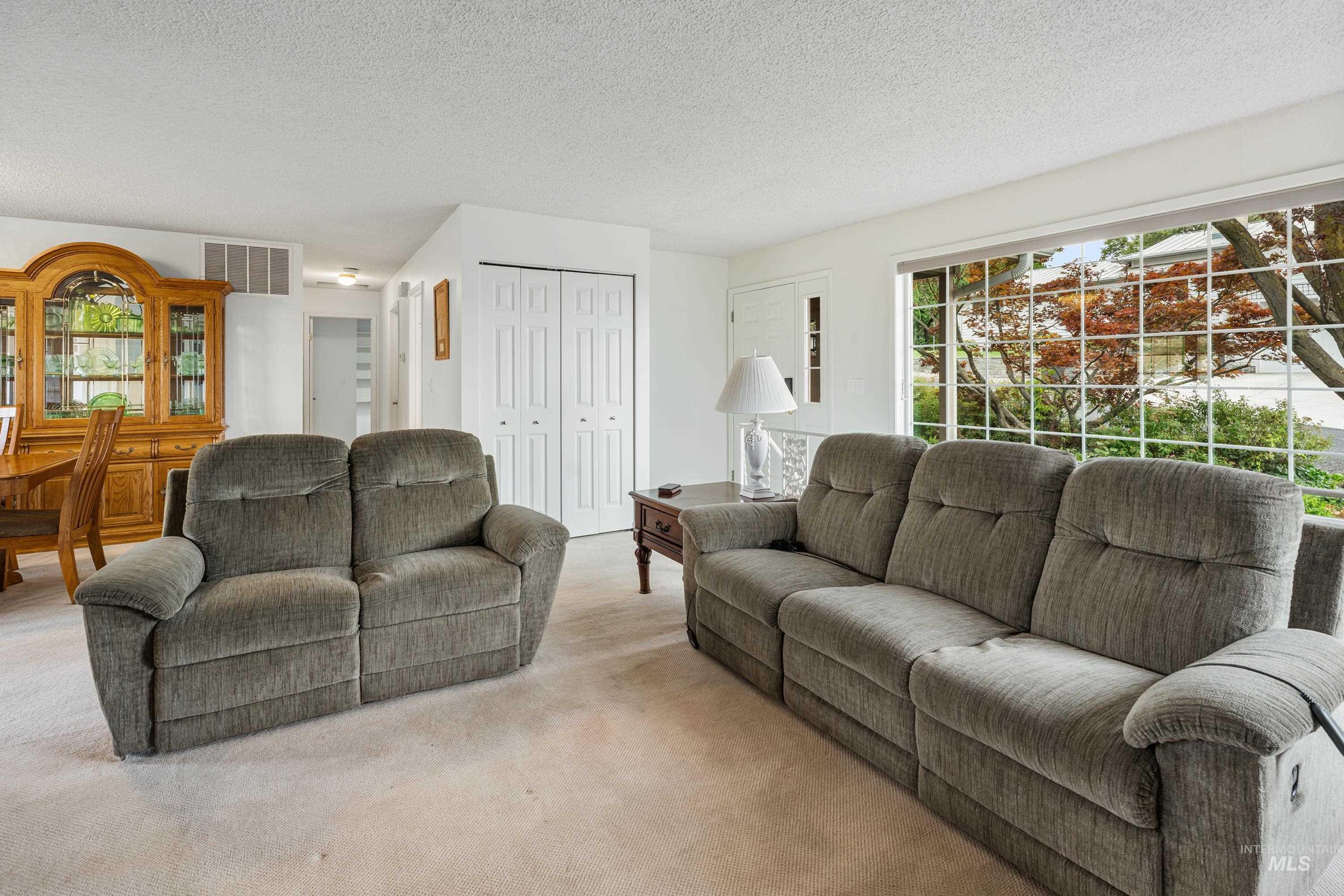 2963 Mayfair Ridge Property Photo 4
