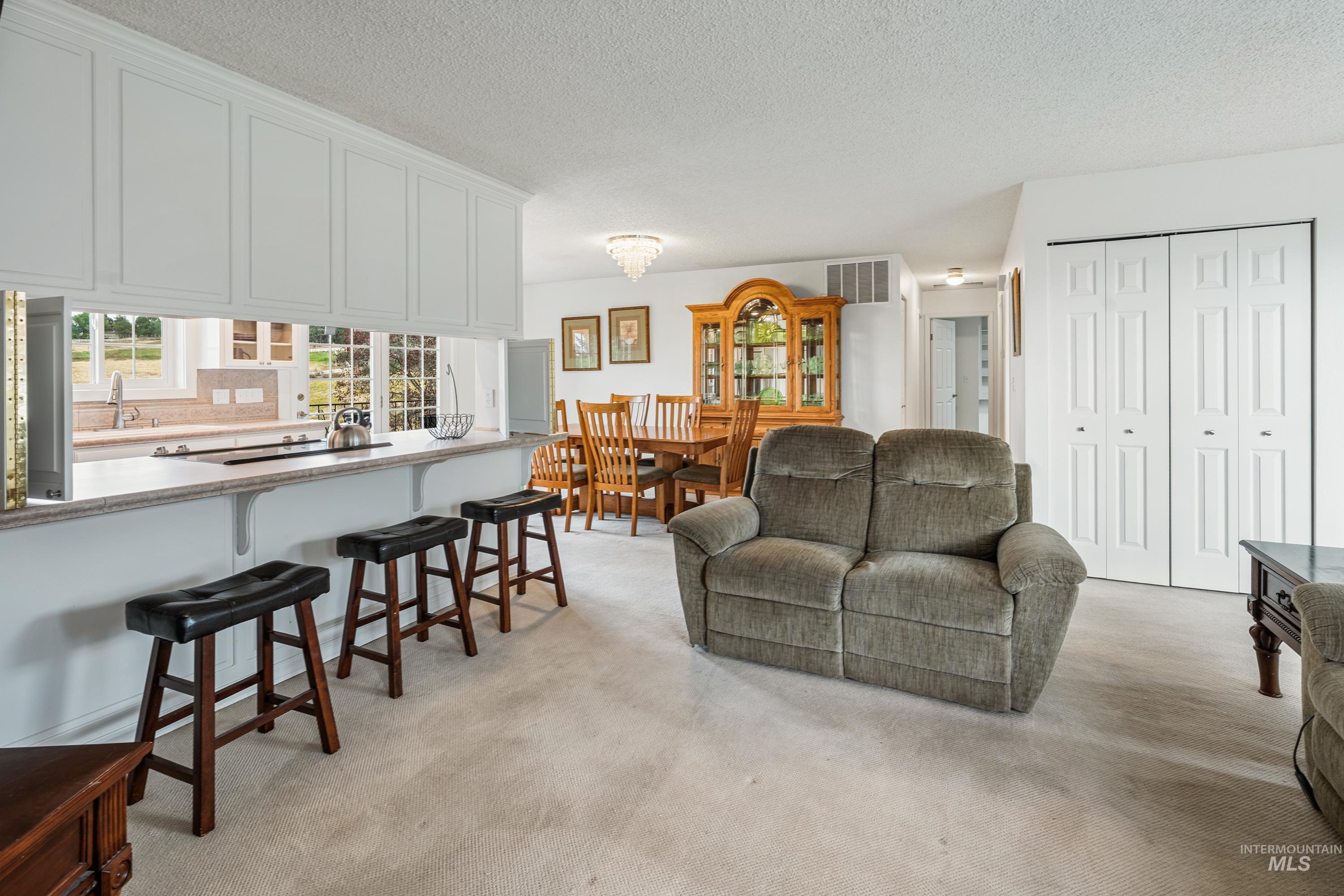 2963 Mayfair Ridge Property Photo 6