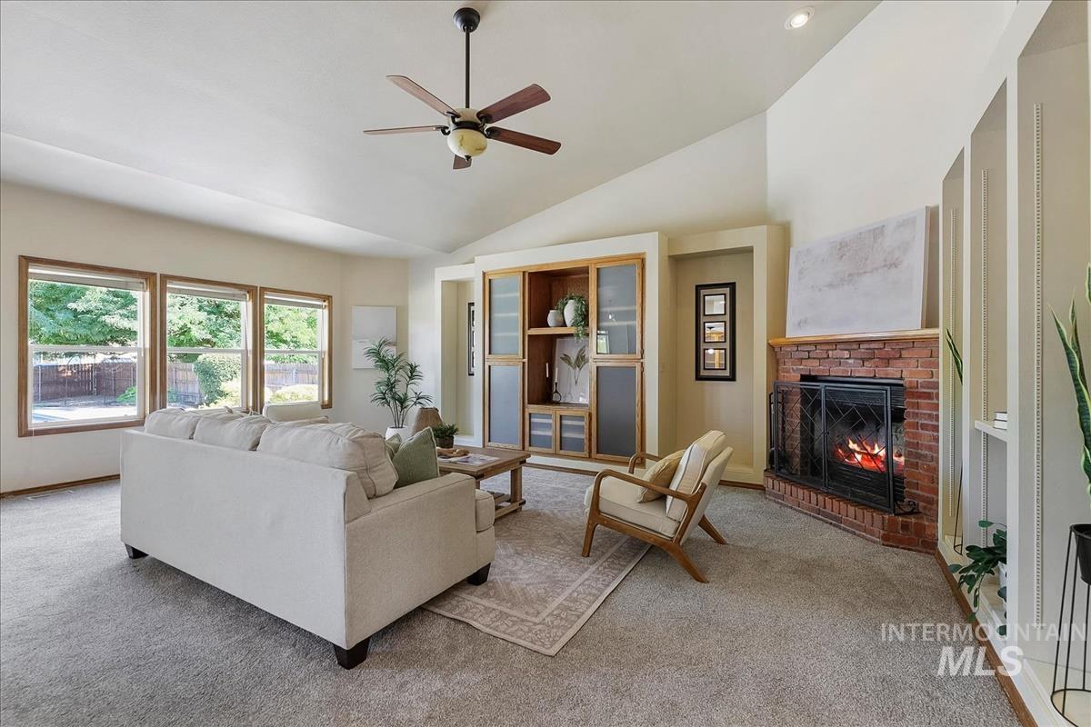 2714 Seminole Dr Property Photo 8