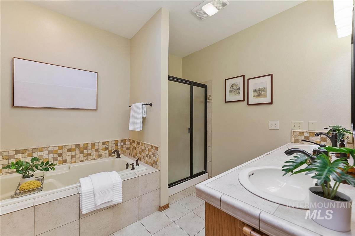 2714 Seminole Dr Property Photo 22