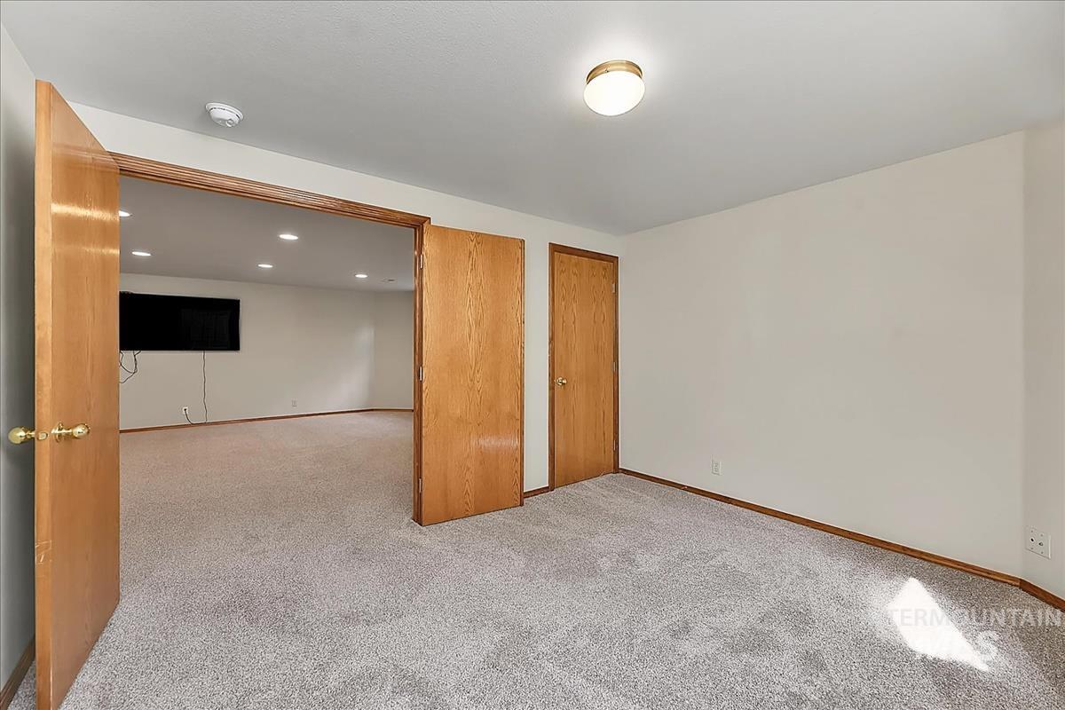 2714 Seminole Dr Property Photo 33