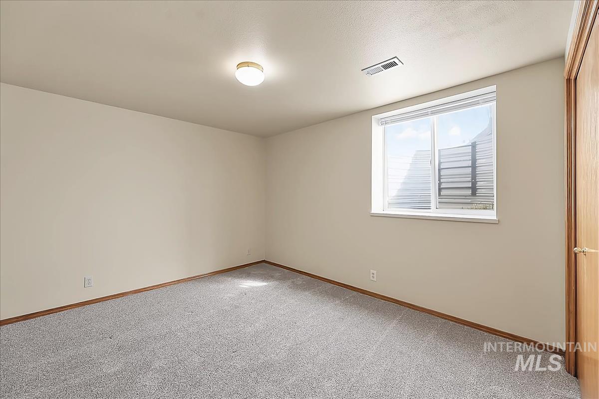 2714 Seminole Dr Property Photo 35