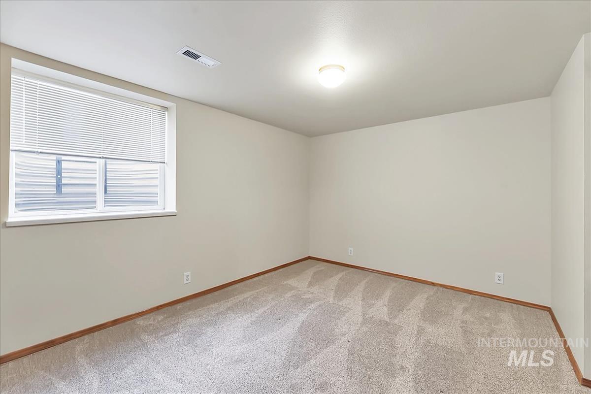 2714 Seminole Dr Property Photo 37