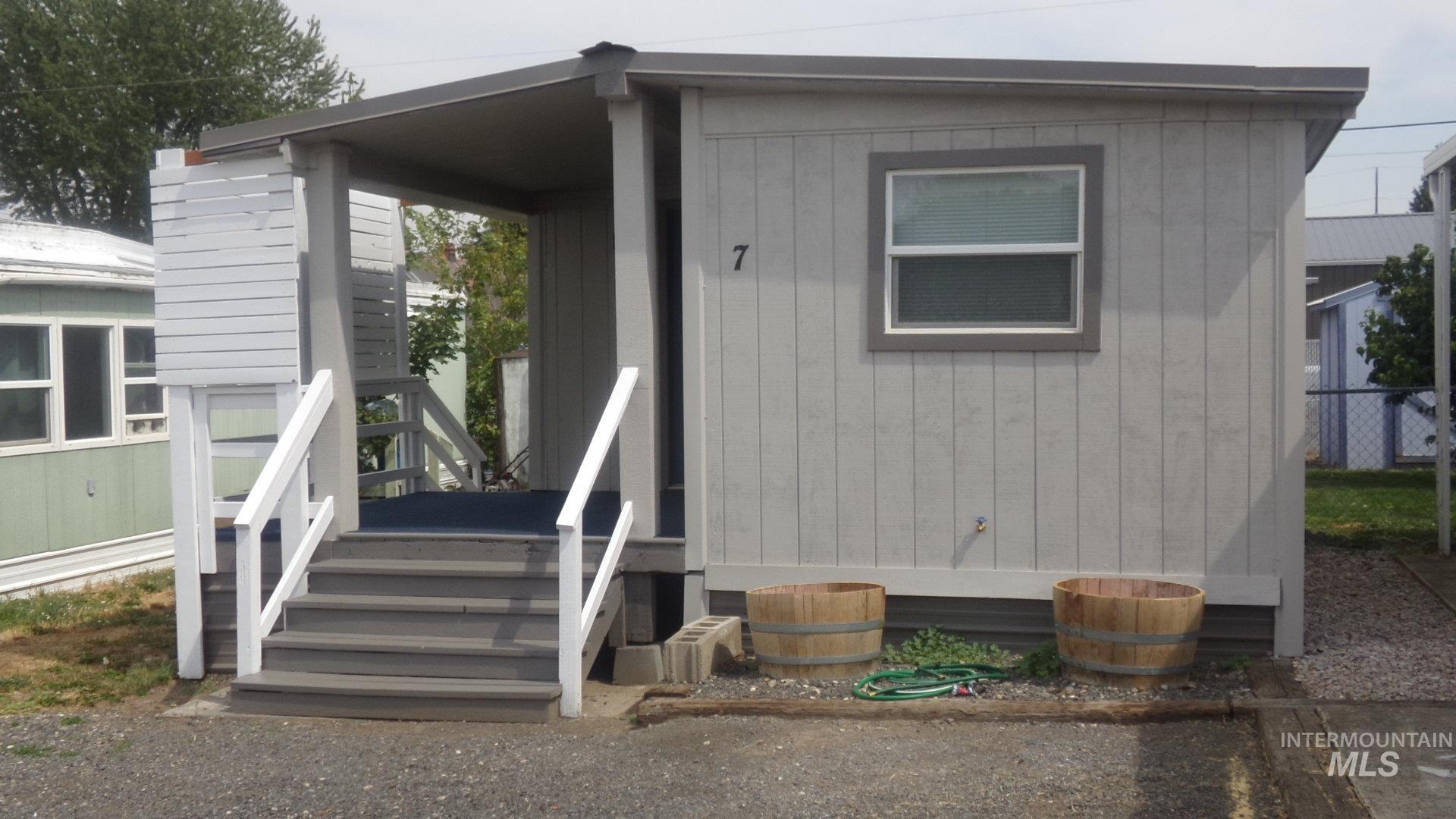 924 Vista Ave Property Photo 3