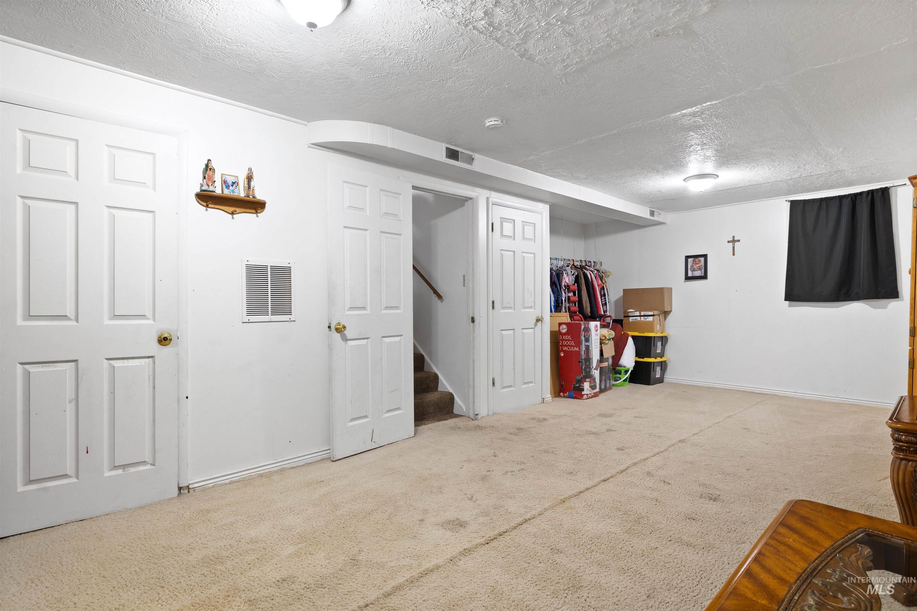 386 Crestview Dr Property Photo 24