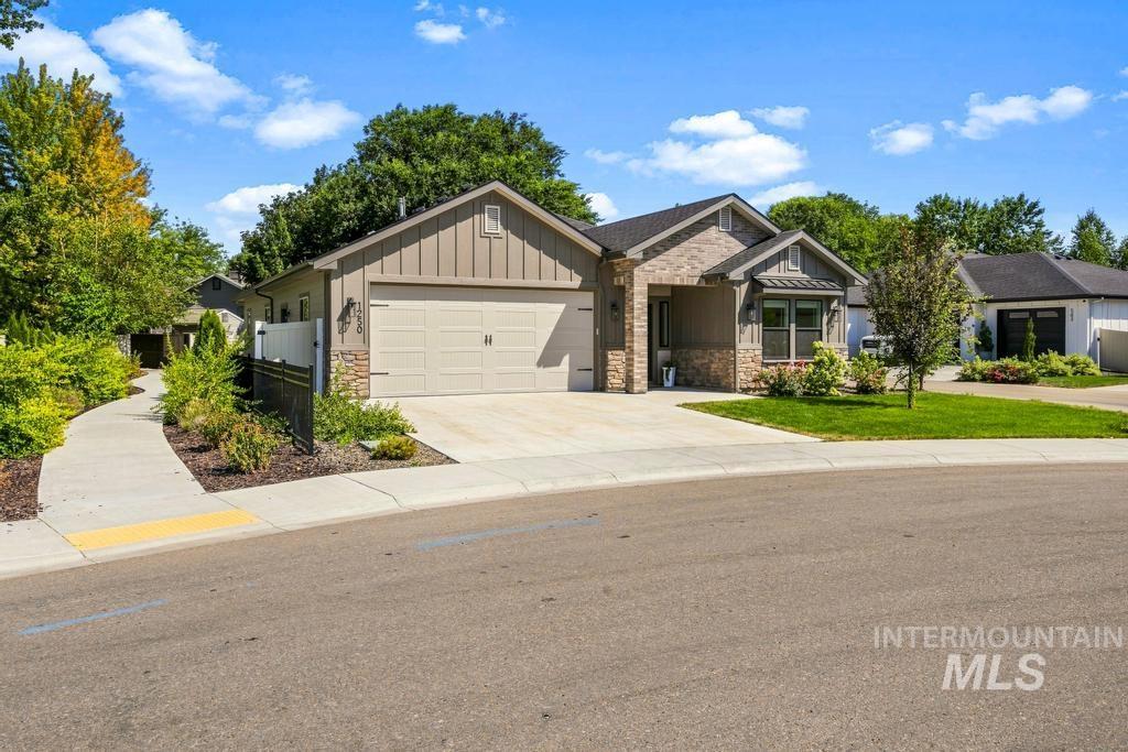 1250 N Parkshire Way Property Photo 2