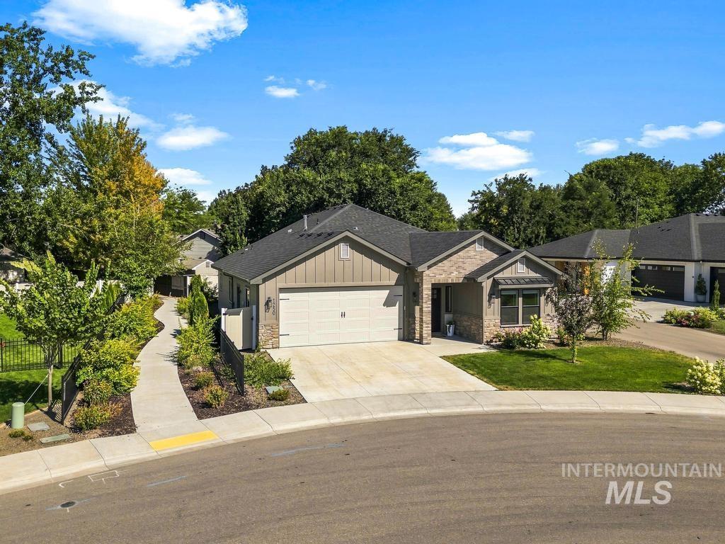 1250 N Parkshire Way Property Photo 4