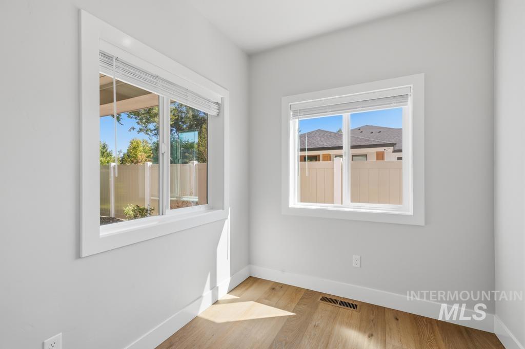 1250 N Parkshire Way Property Photo 17