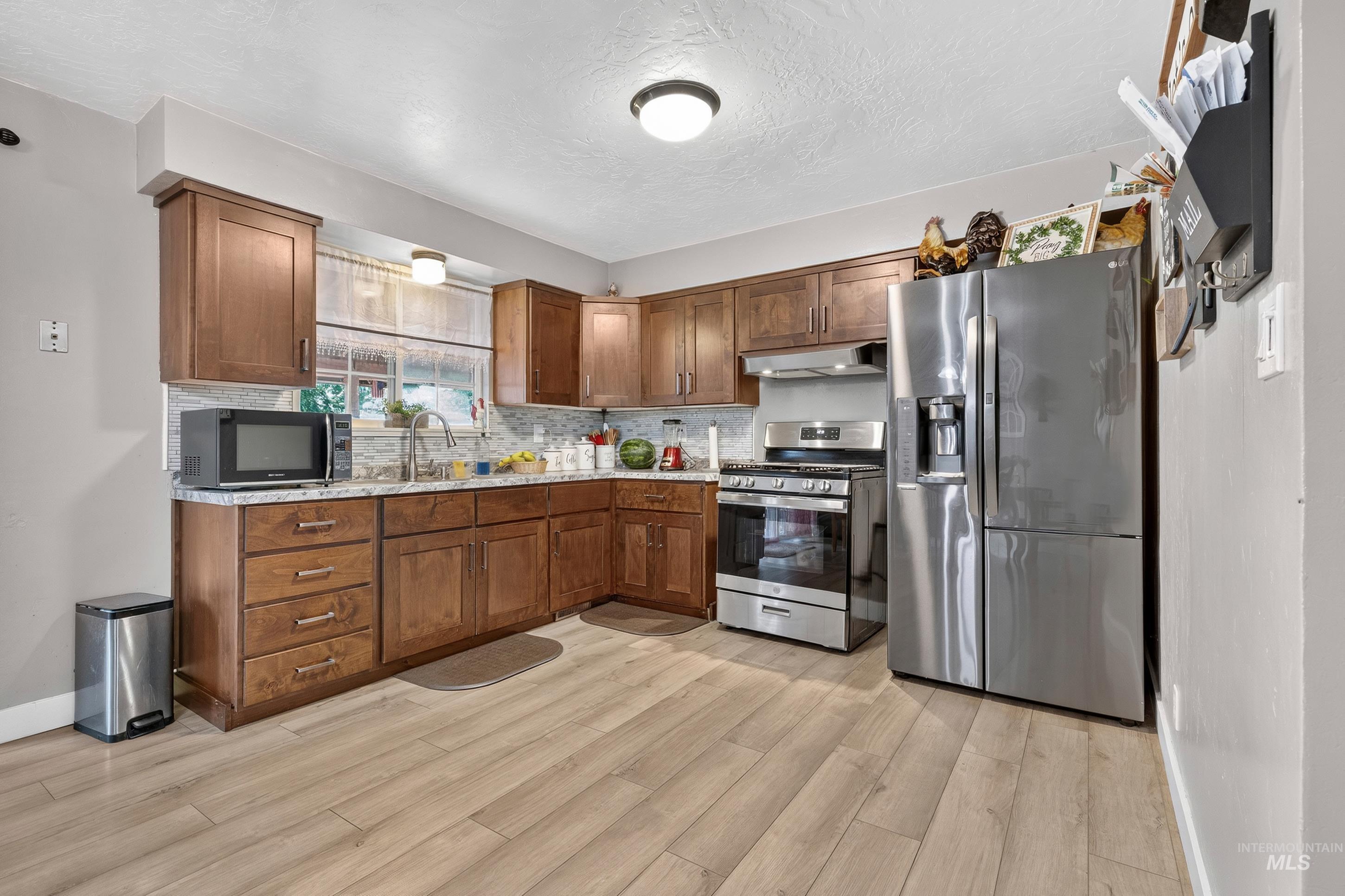 516 N Kimball Ave Property Photo 11