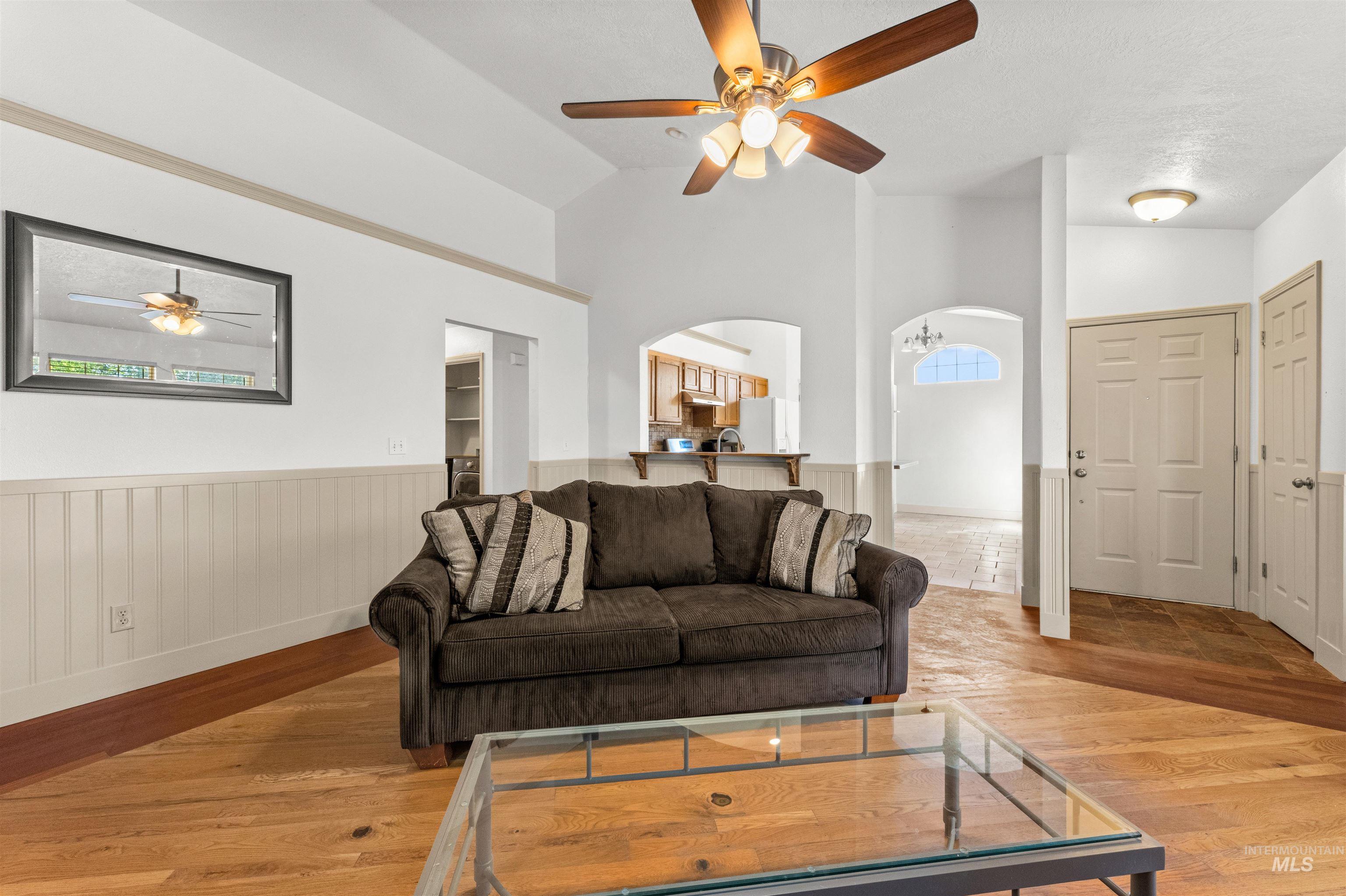 677 N Shady Grove Way Property Photo 8