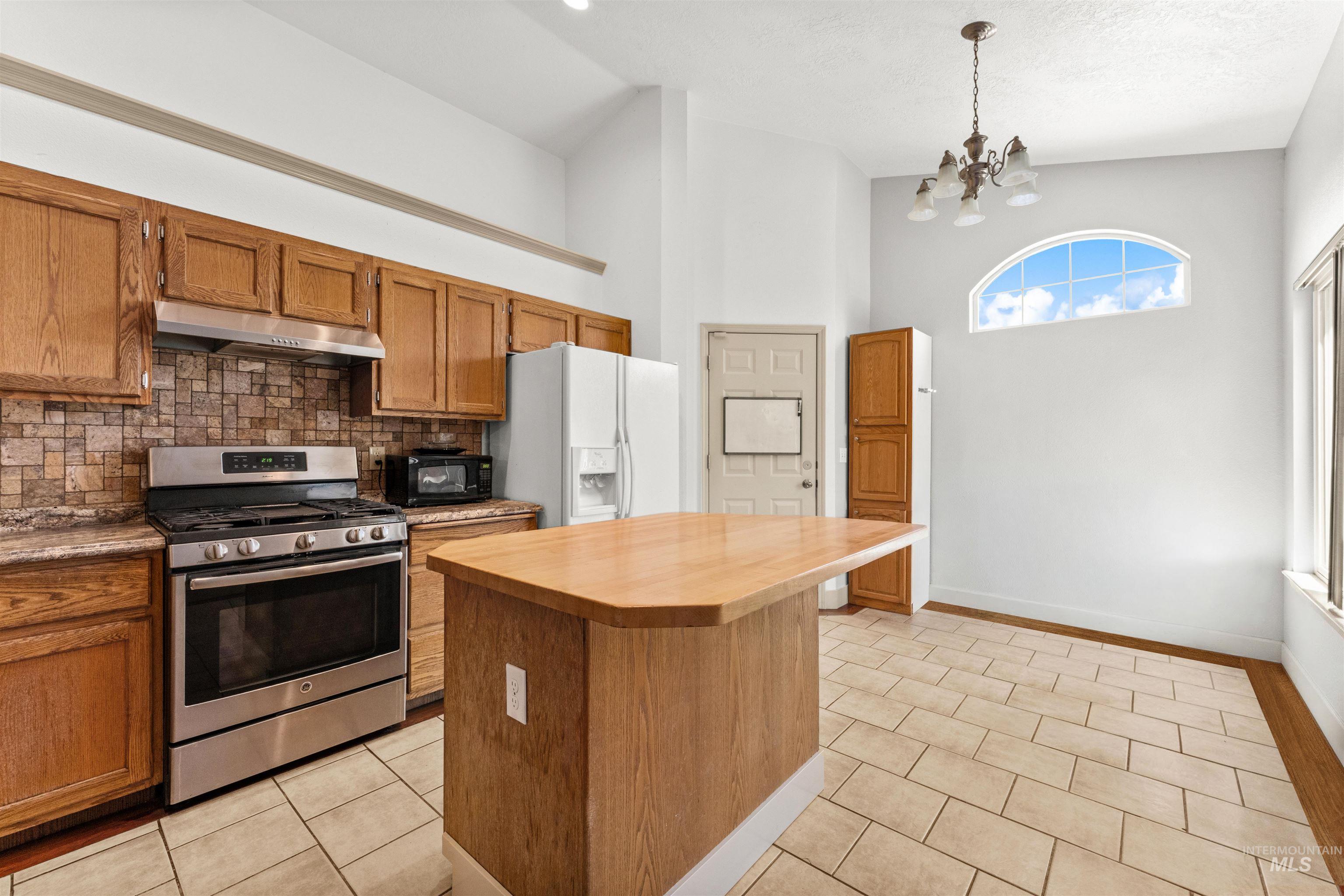 677 N Shady Grove Way Property Photo 10