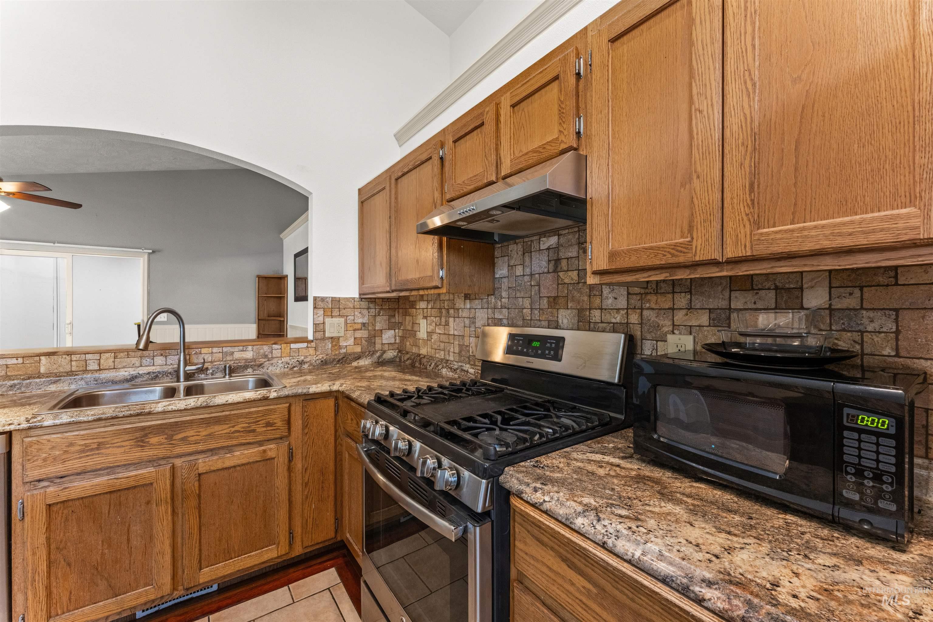 677 N Shady Grove Way Property Photo 14