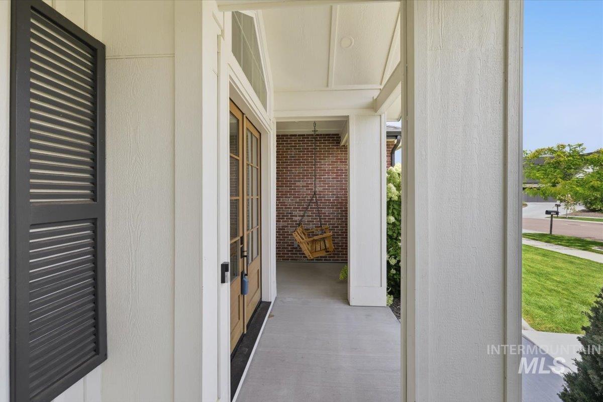 2751 N Yount Way Property Photo 3