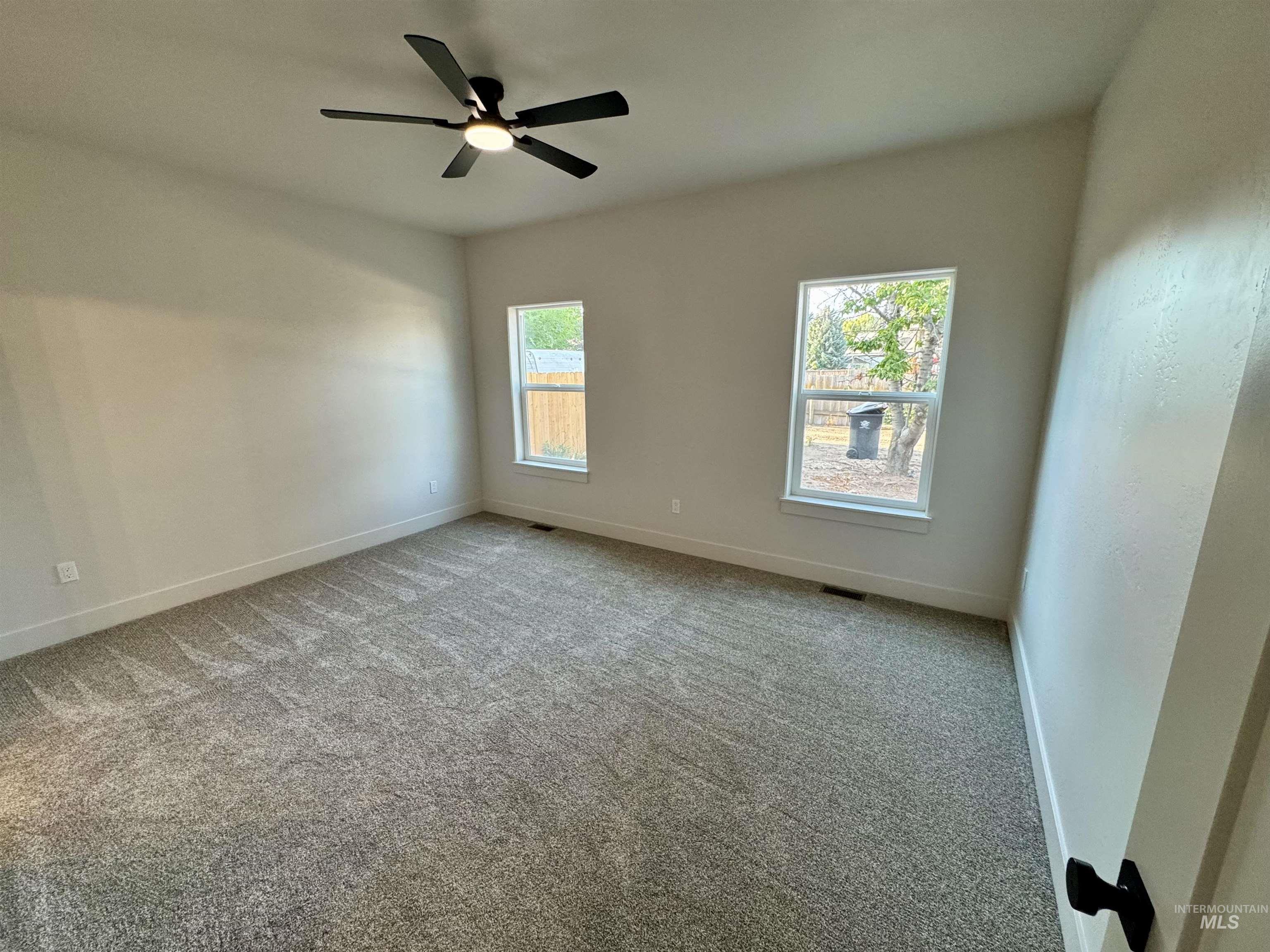 455 E C Avenue Property Photo 8