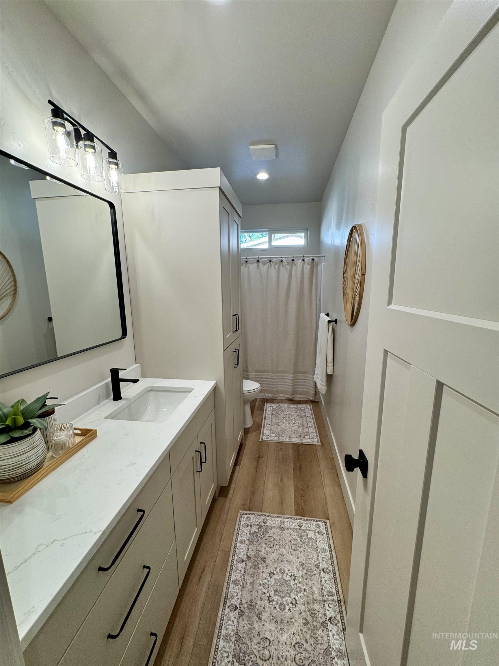 455 E C Avenue Property Photo 14